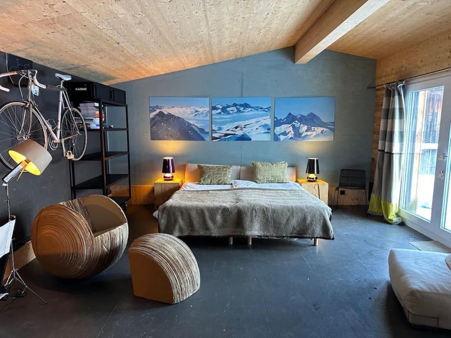 Out of the Box - Two creative tiny houses by Heiti Gstaad