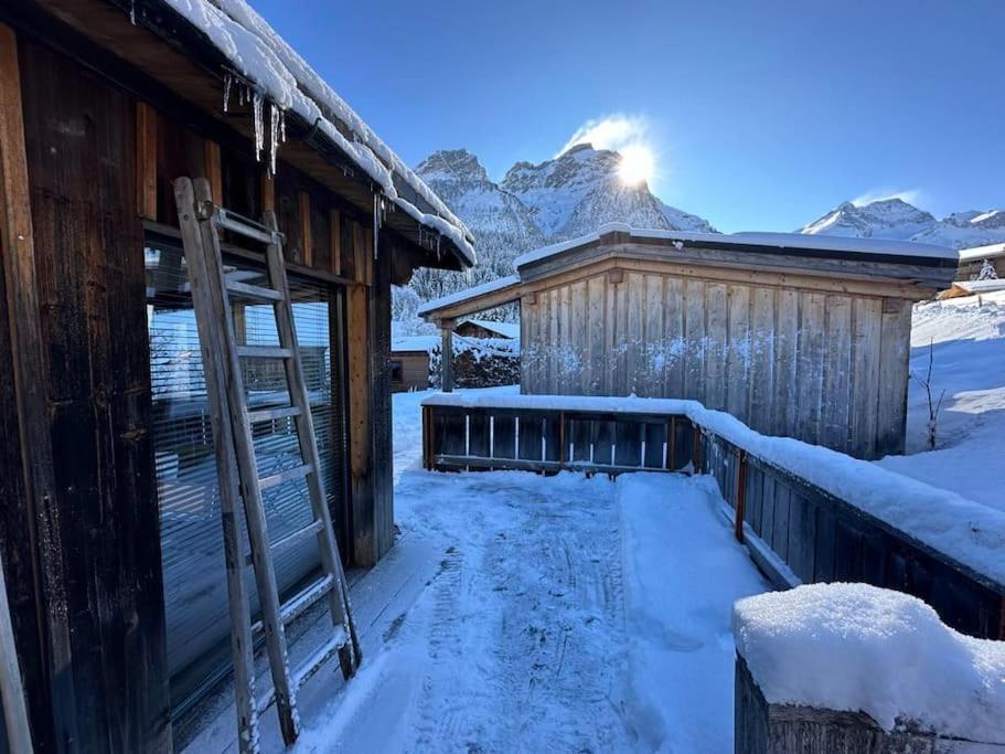 Out of the Box - Two creative tiny houses by Heiti Gstaad