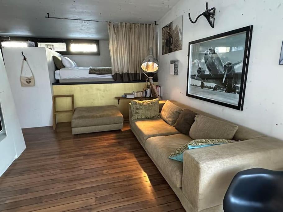 Out of the Box - Two creative tiny houses by Heiti Gstaad