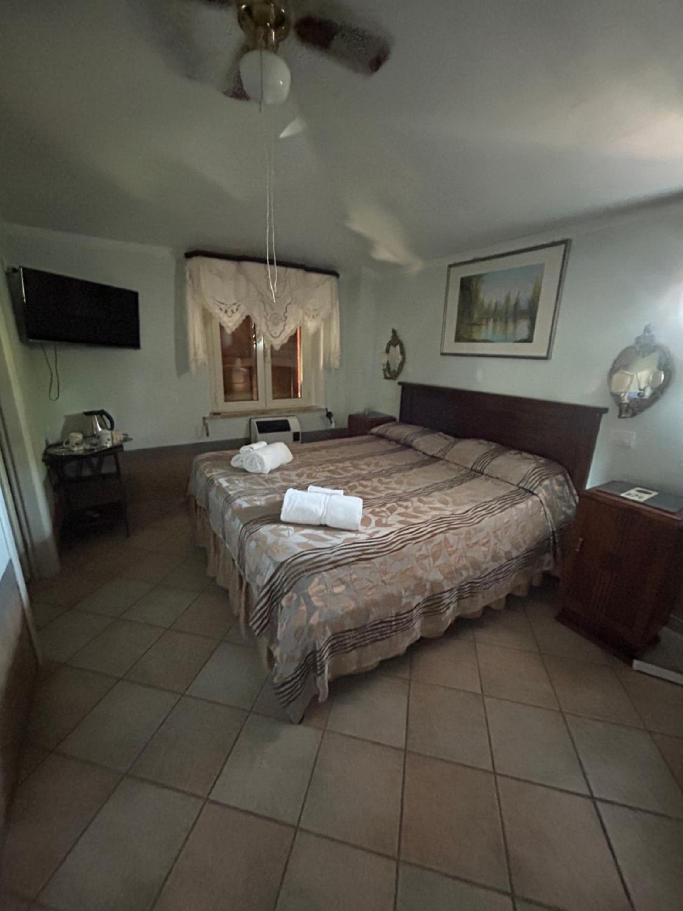 Charming Villa with swimming pool-Todi, Italy