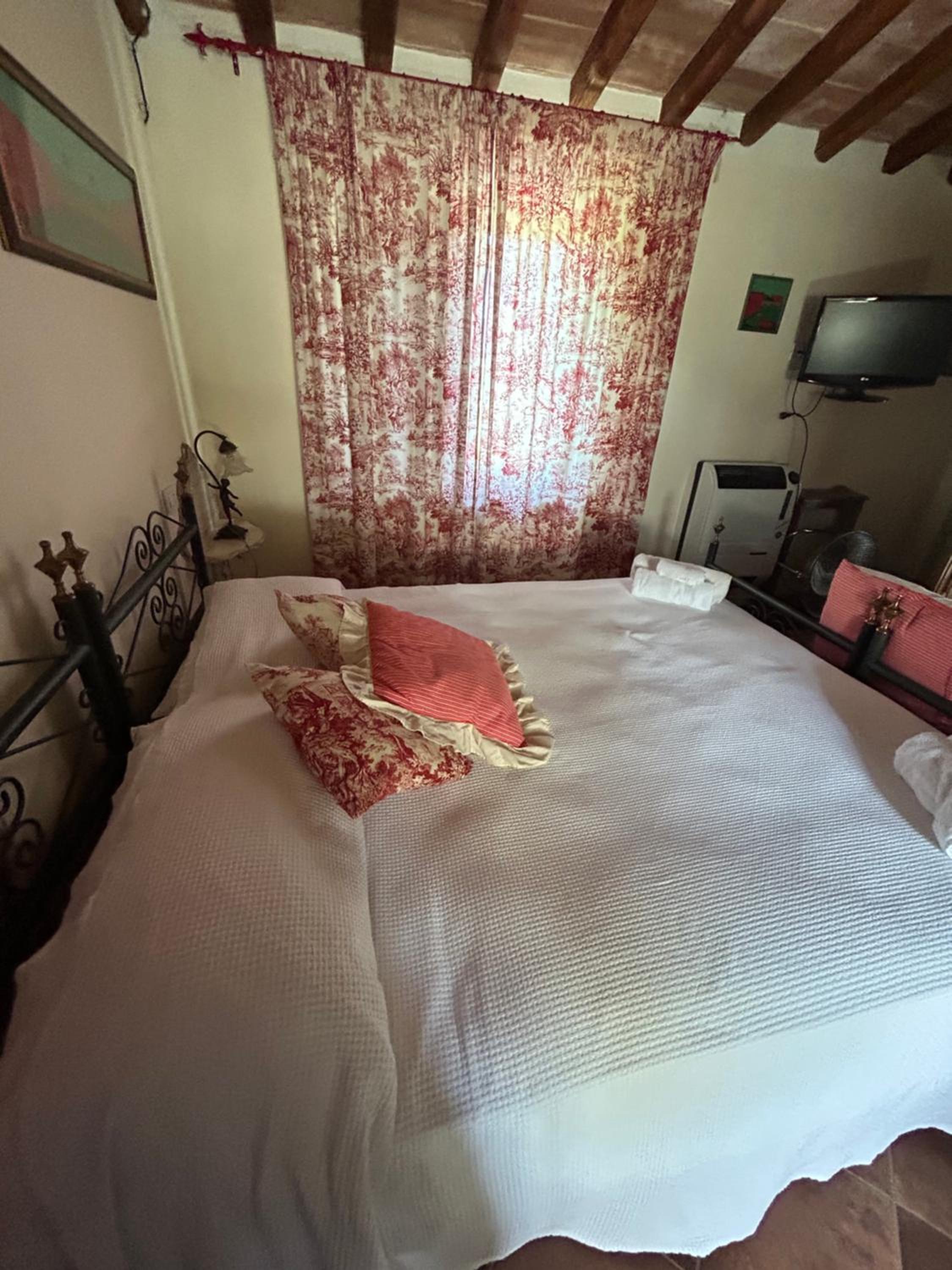 Charming Villa with swimming pool-Todi, Italy