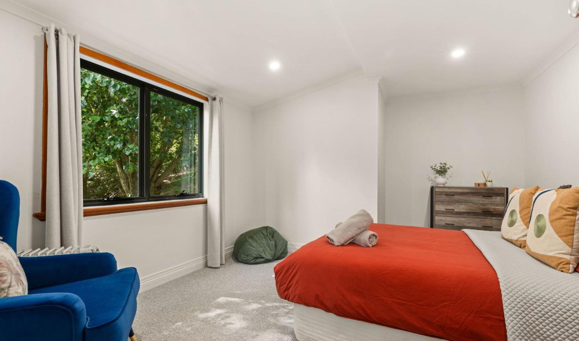 Sahali, Kangaroo Valley