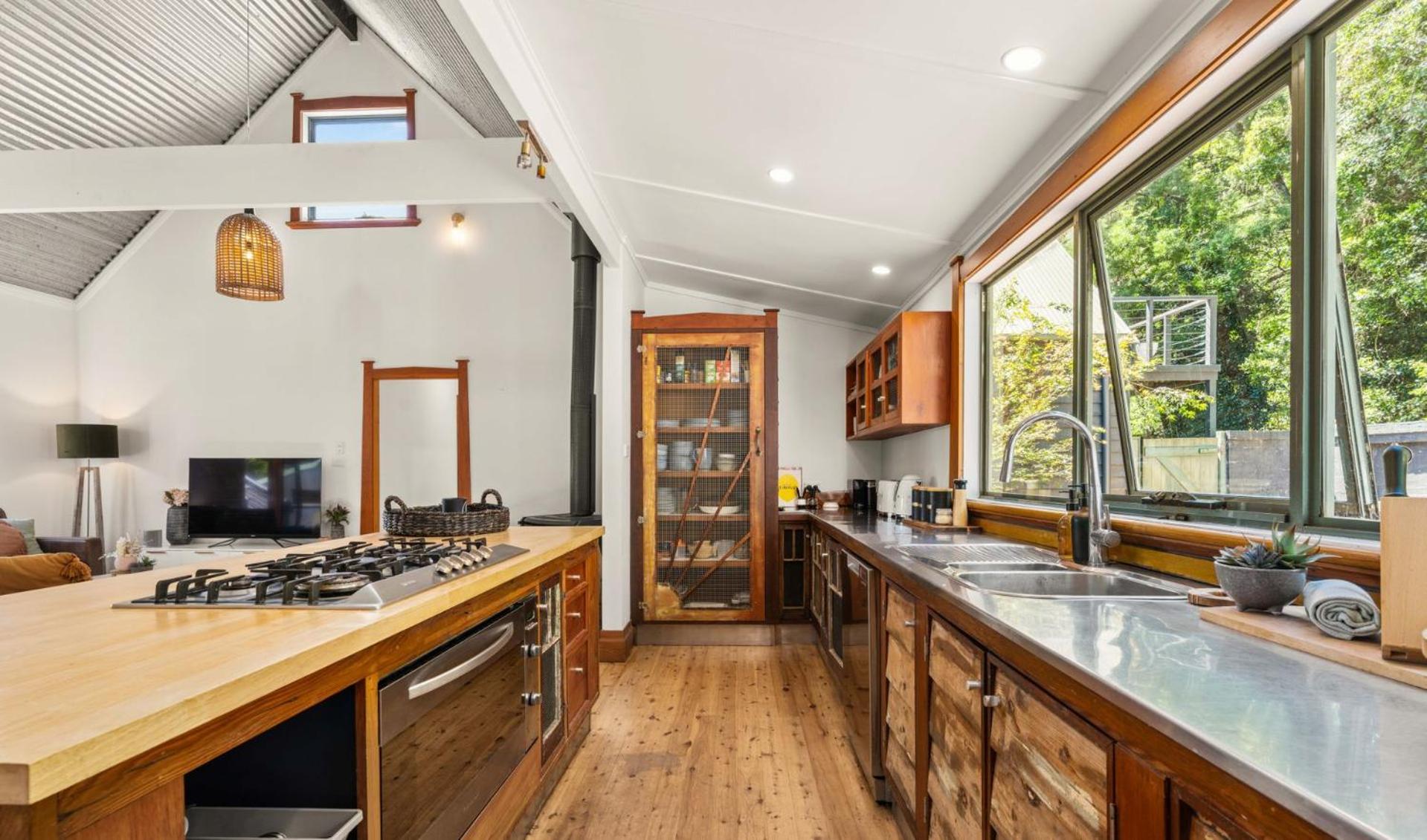 Sahali, Kangaroo Valley