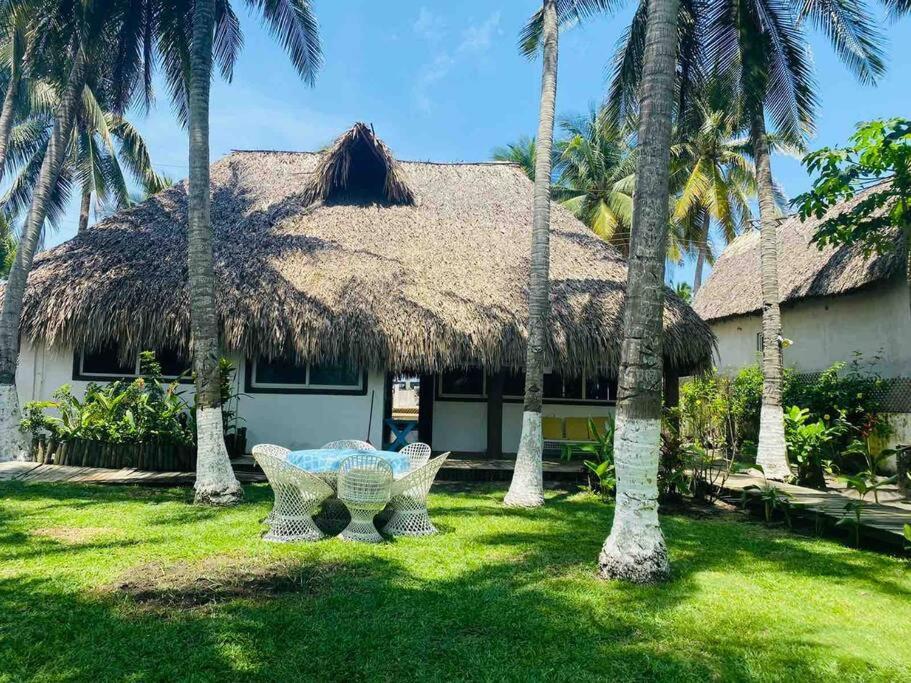 Casa de playa, en isla, frente al mar y canal view 2