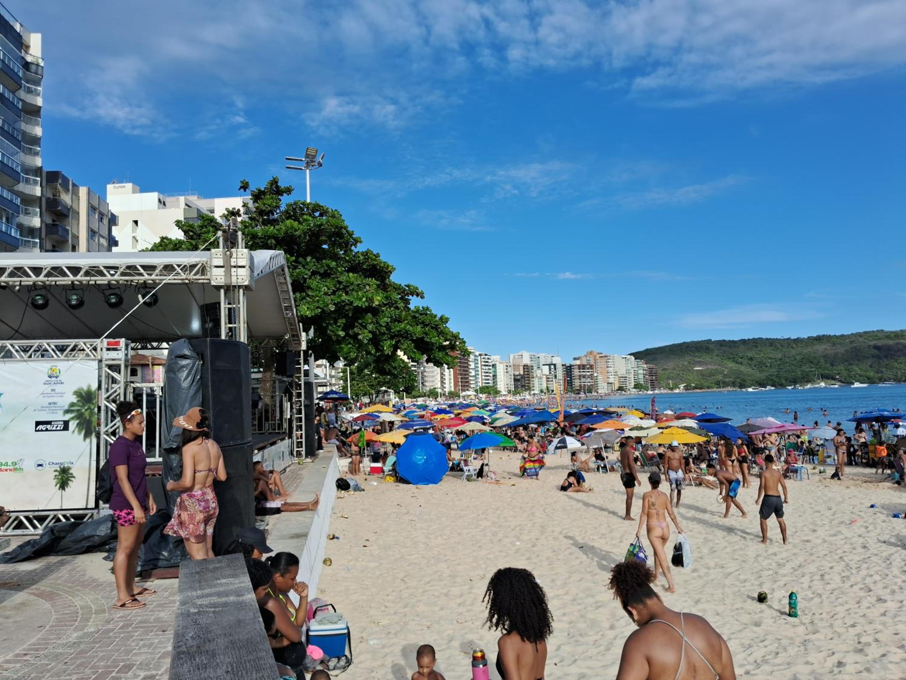 Apartamento de temporada bem localizado na Praia do Morro - Guarapari