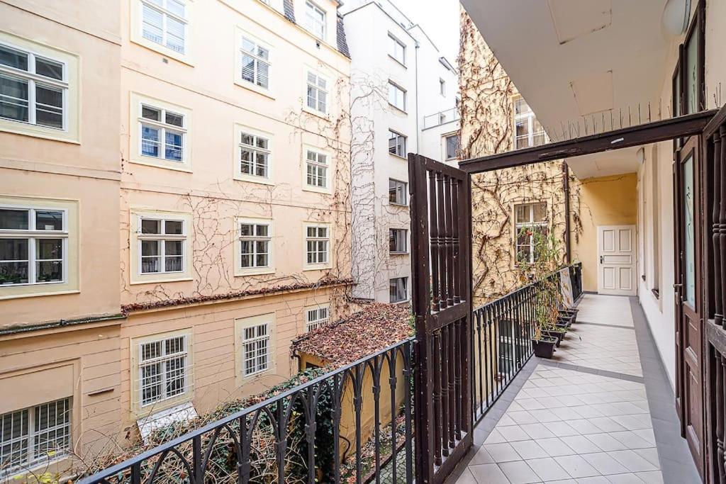 Luxurious two-bedroom in the Old Town
