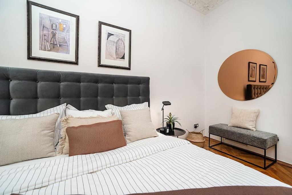 Luxurious two-bedroom in the Old Town