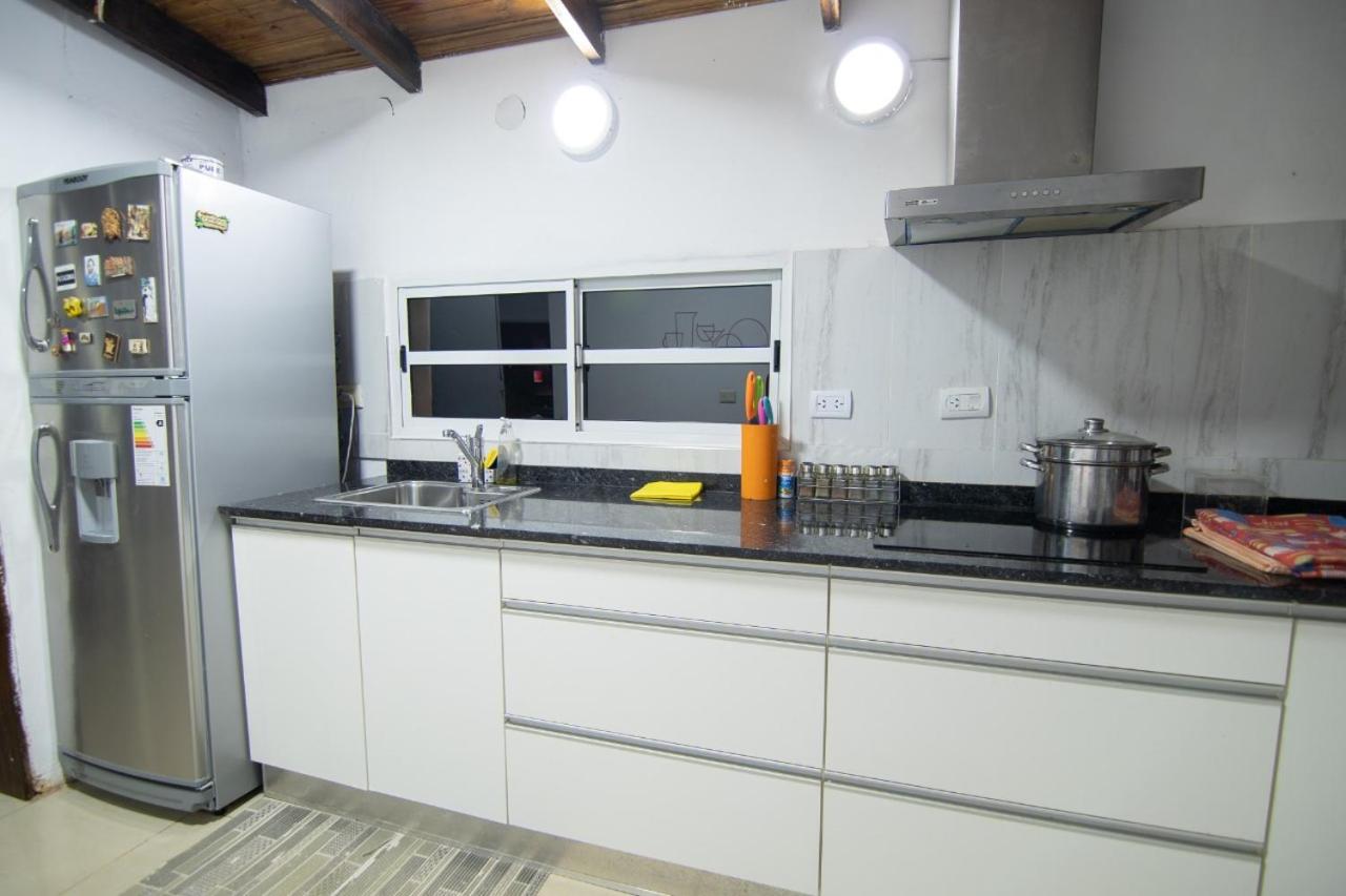 chalet con parque quincho y pileta