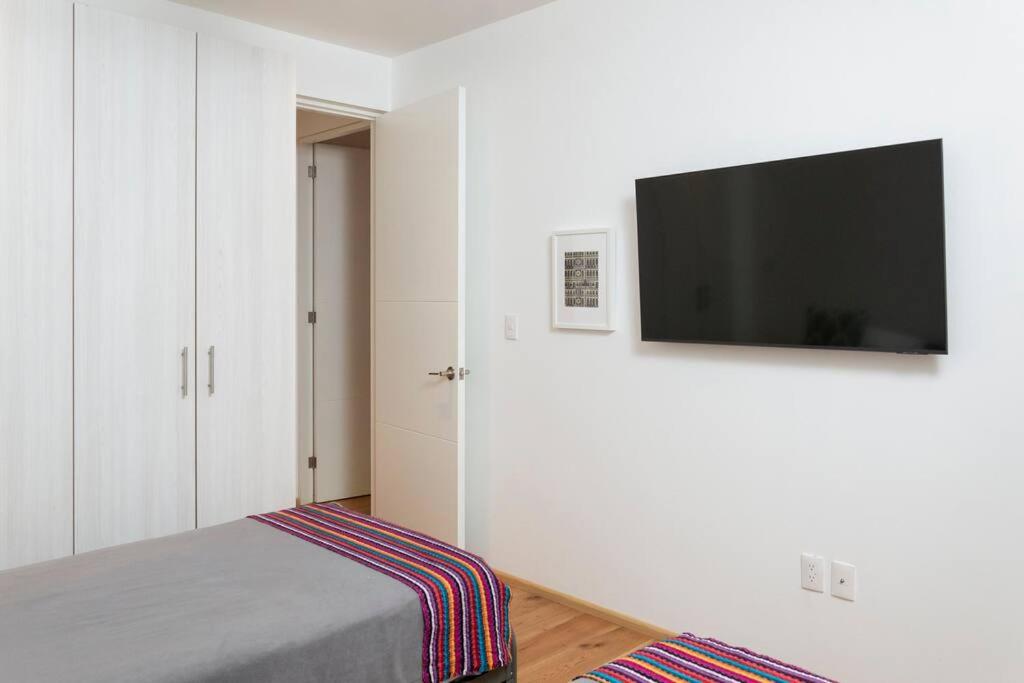 Charming Aparment in the vibrant Condesa (Amsterdam Av.) photo 5