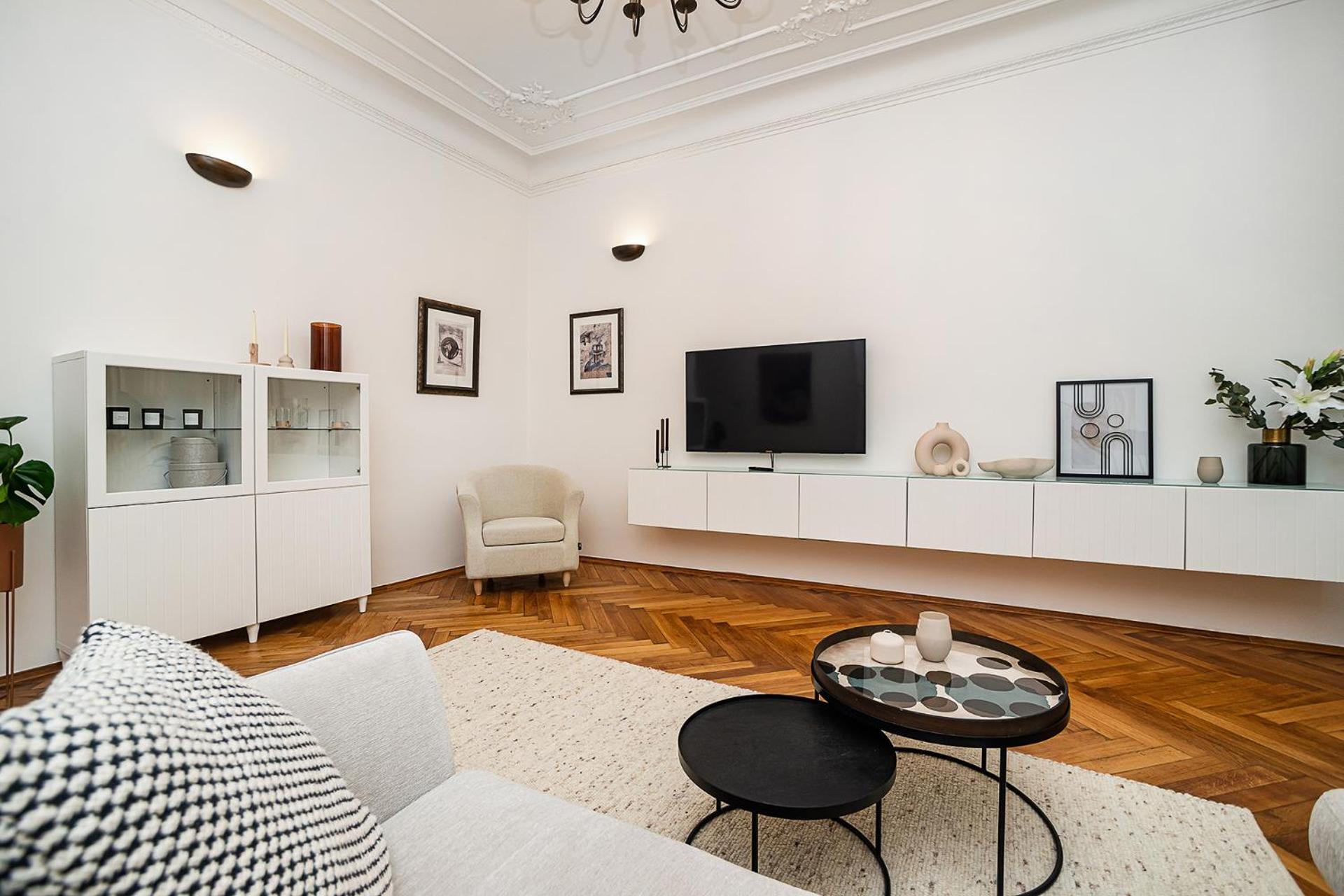 Luxurious two-bedroom in the Old Town