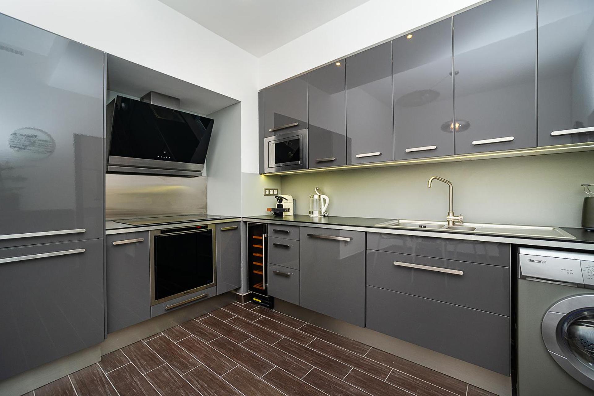 Luxurious two-bedroom in the Old Town