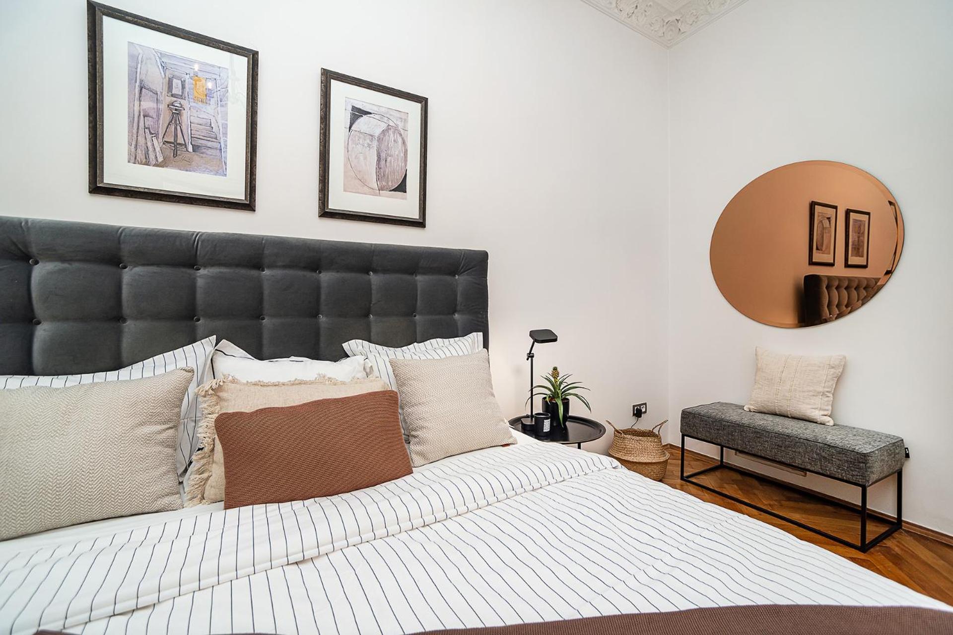 Luxurious two-bedroom in the Old Town