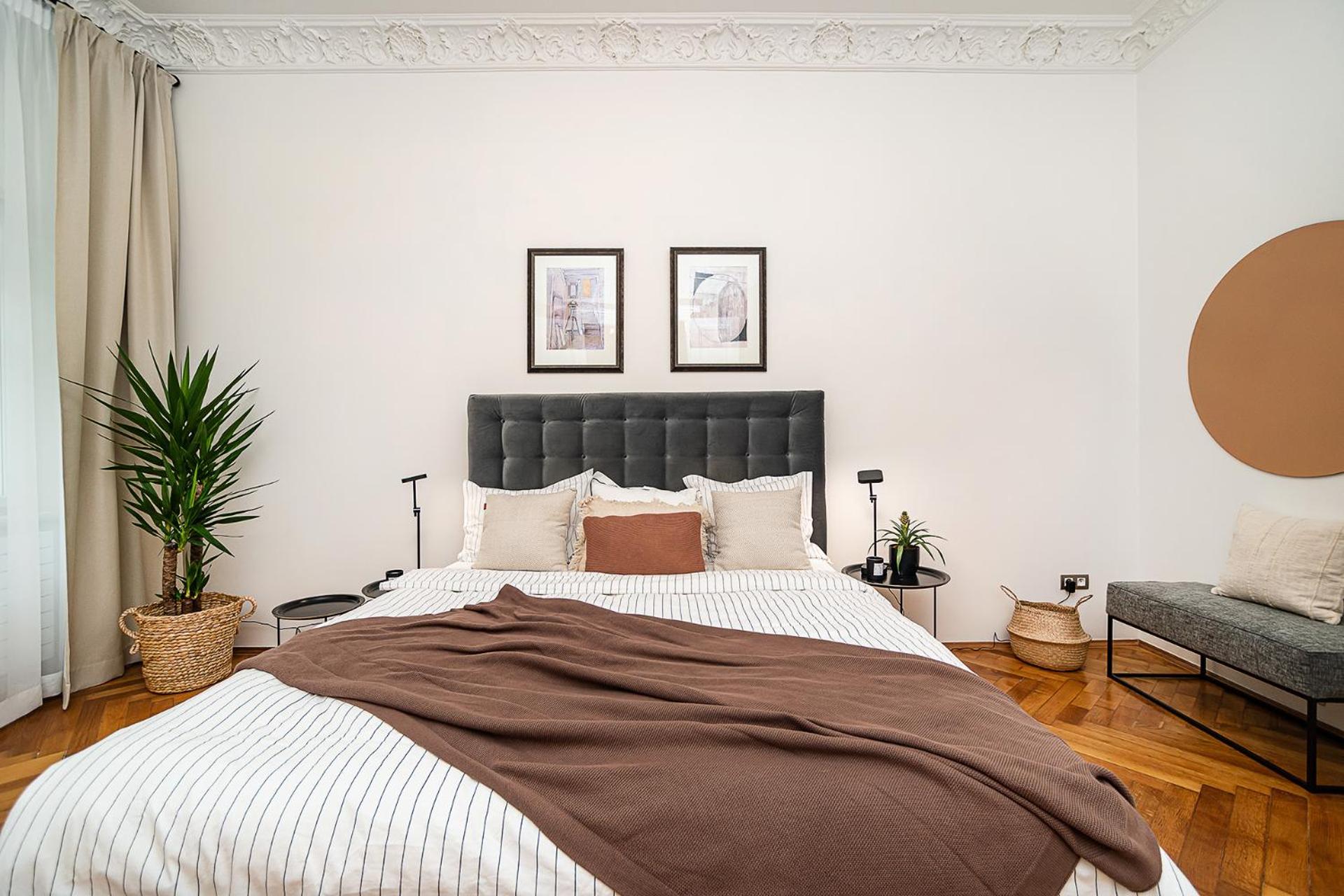 Luxurious two-bedroom in the Old Town