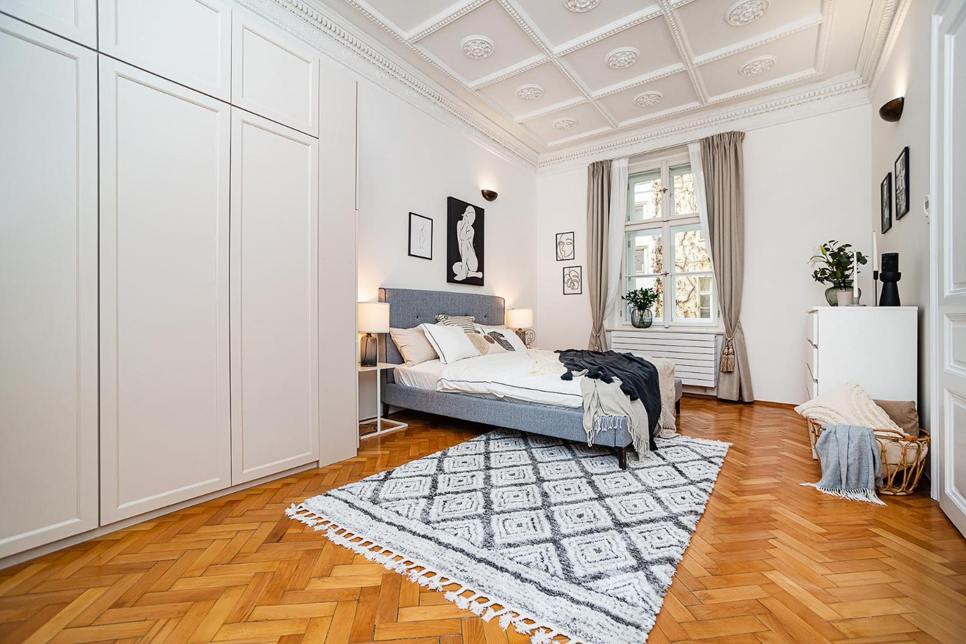Luxurious two-bedroom in the Old Town