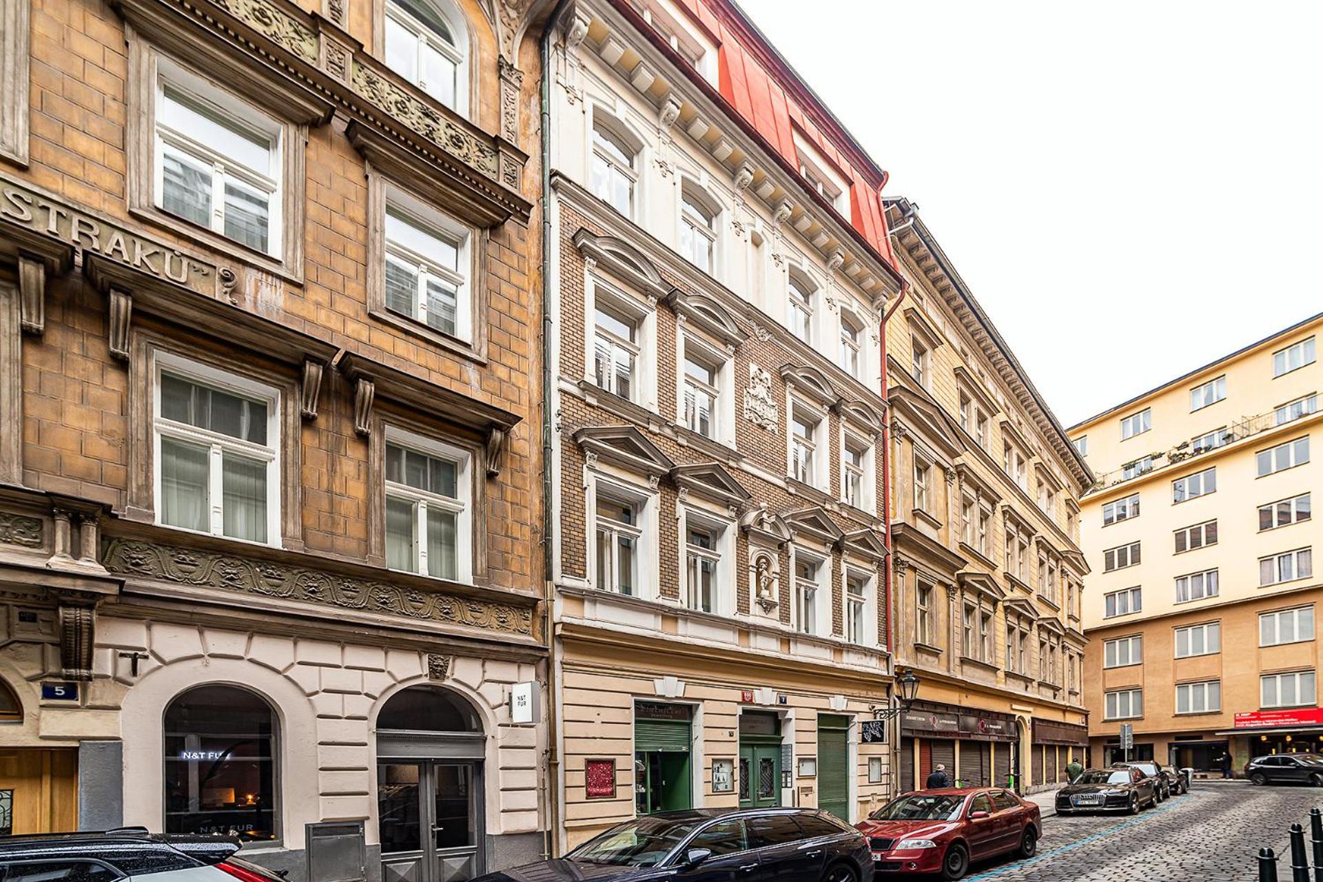 Luxurious two-bedroom in the Old Town