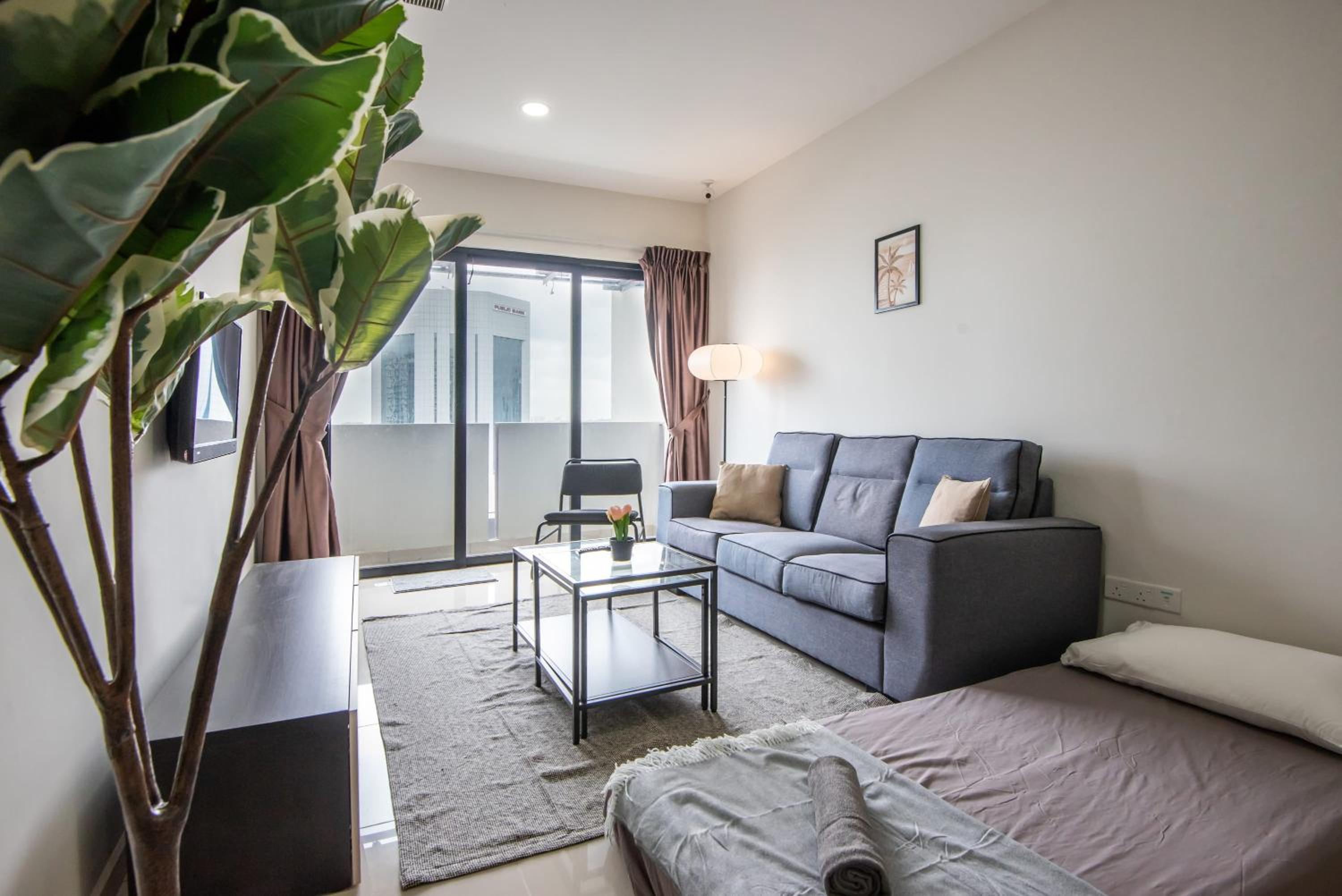 A Lovely & Comfy Suite at Suasana Suites JB 11