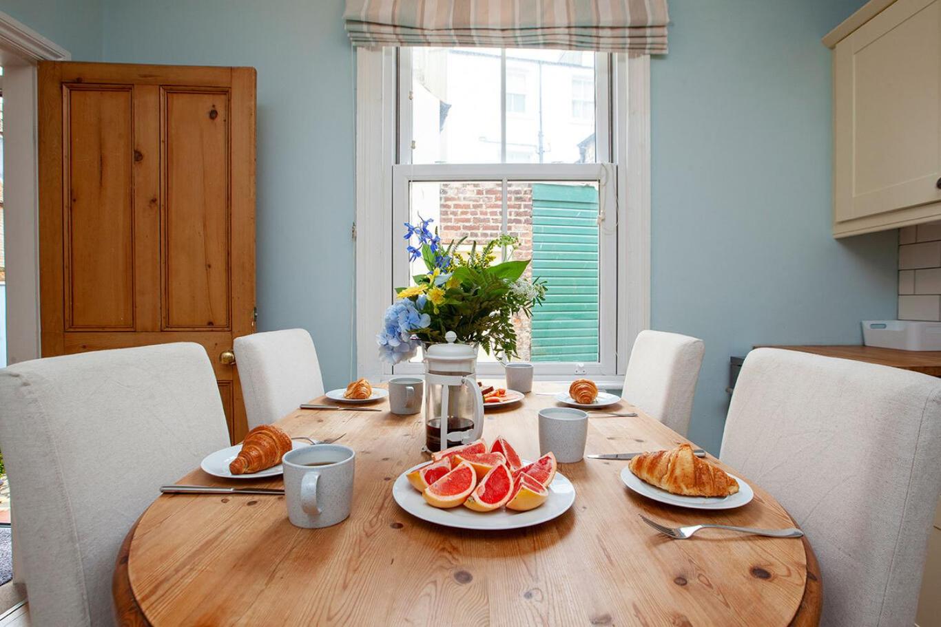 Hotel Clarence Cottage - Image 1