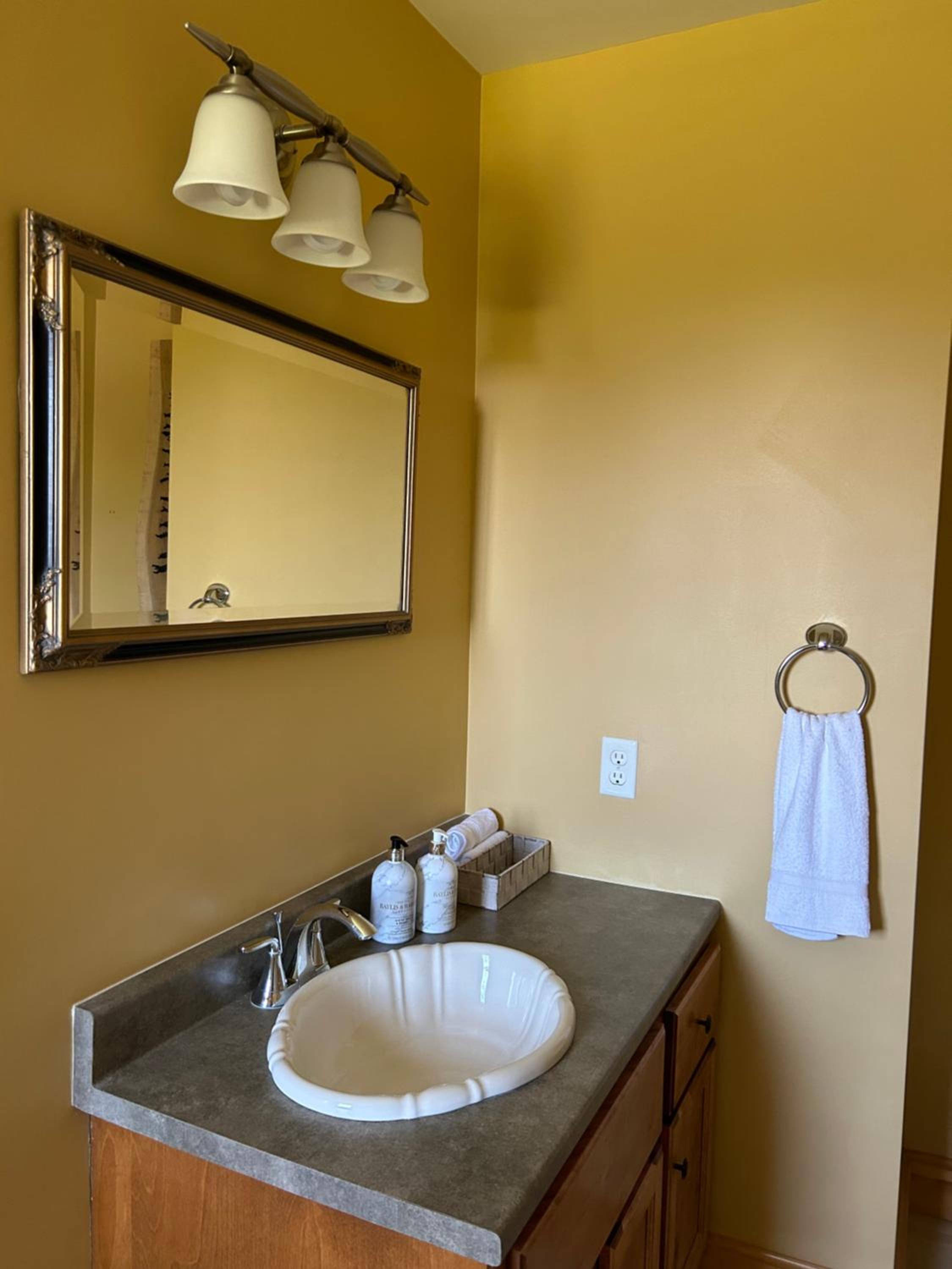 Tides Inn Guest Suites