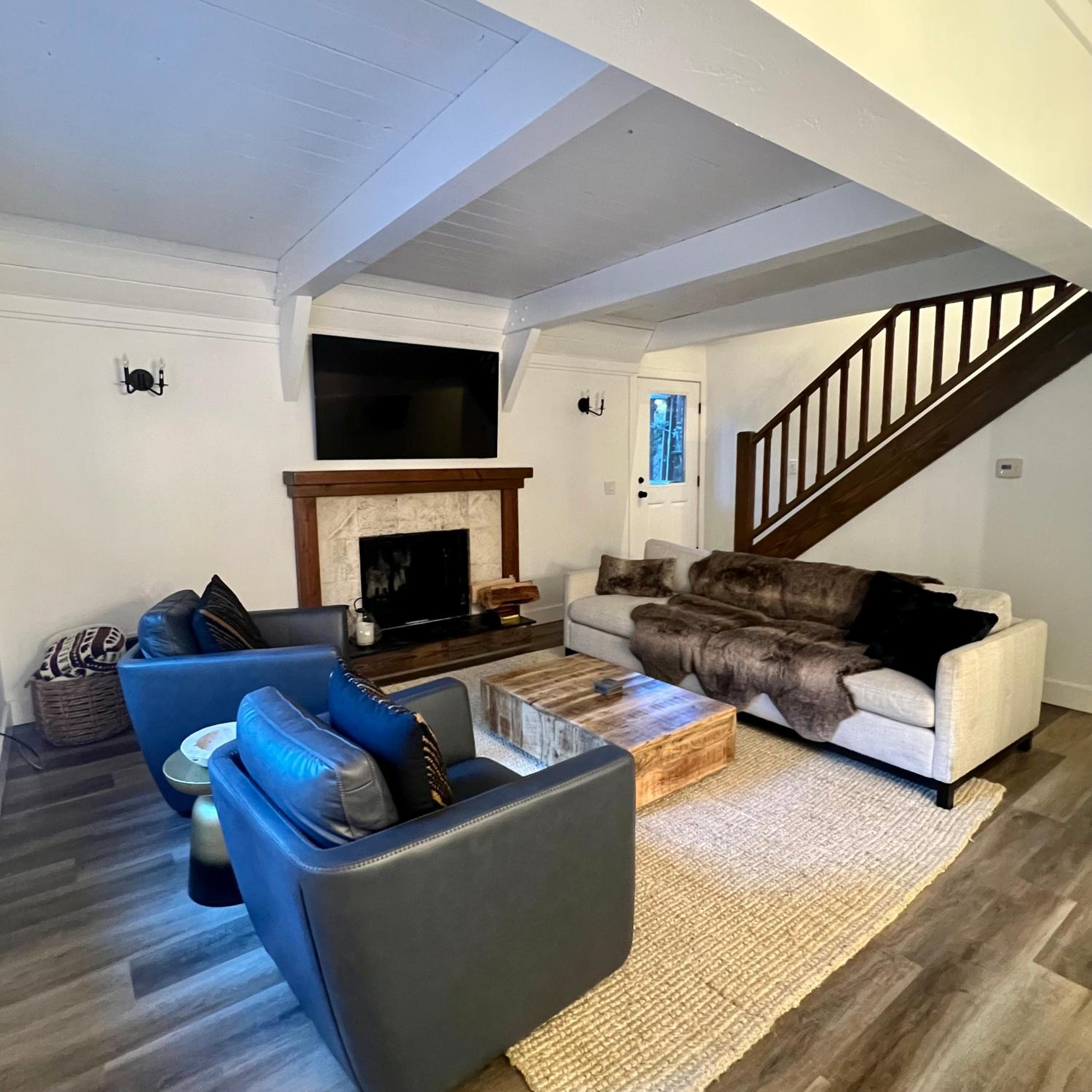 Lake Arrowhead Lux Black Cabin view 5