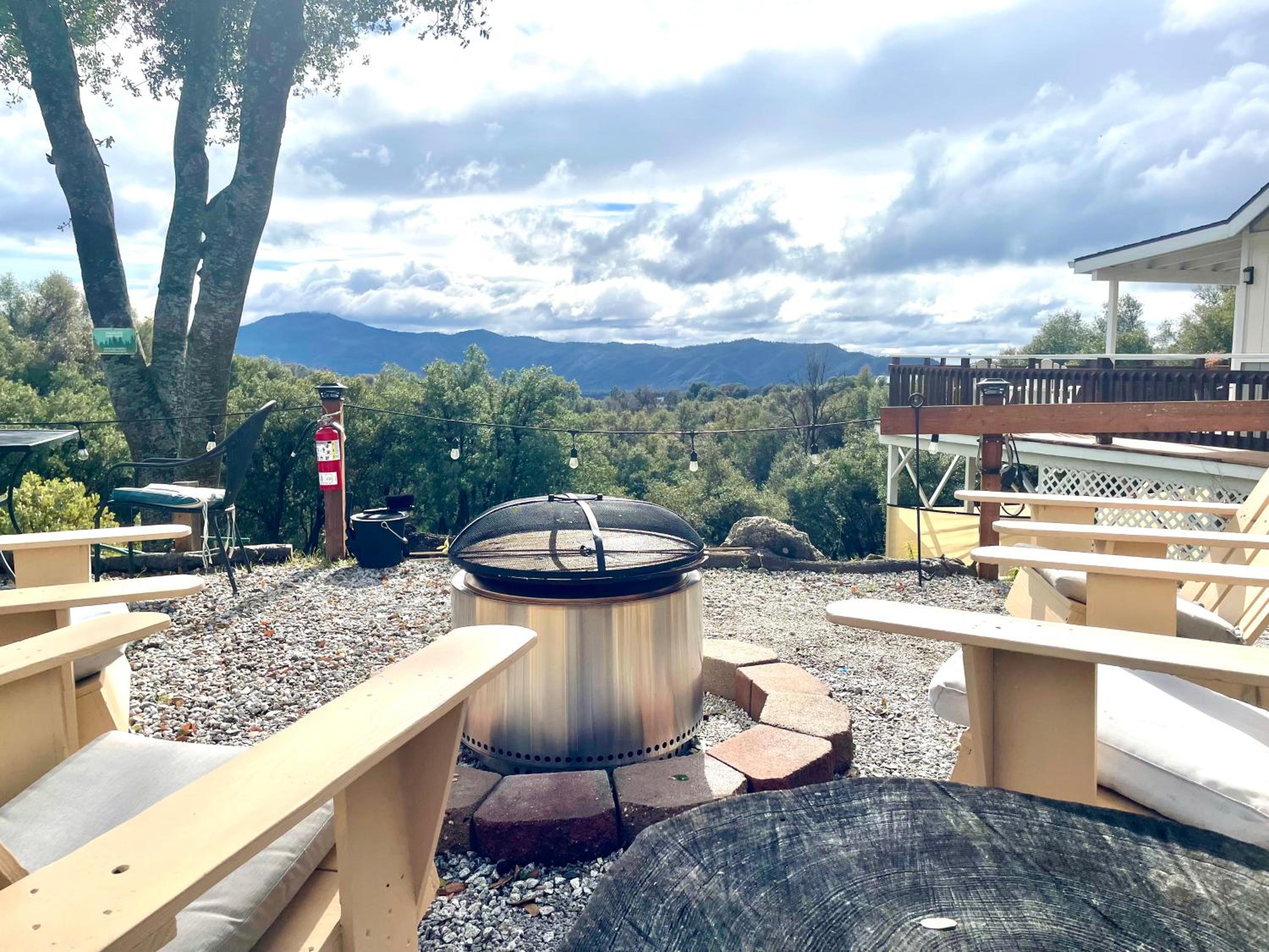 Sierra Mountain Lodge - Vacation Rentals - Yosemite view 2