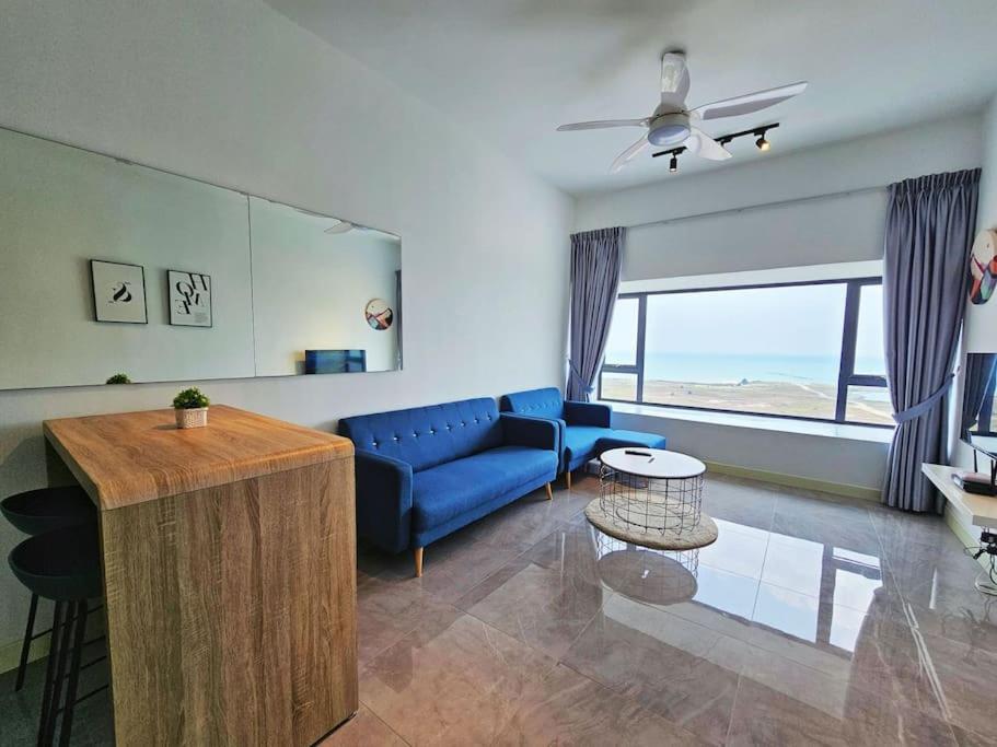 Chill & Healing • 2bedroom Staycation #Fully Seaview #PrivateBathtub #ImperioResidence photo 2