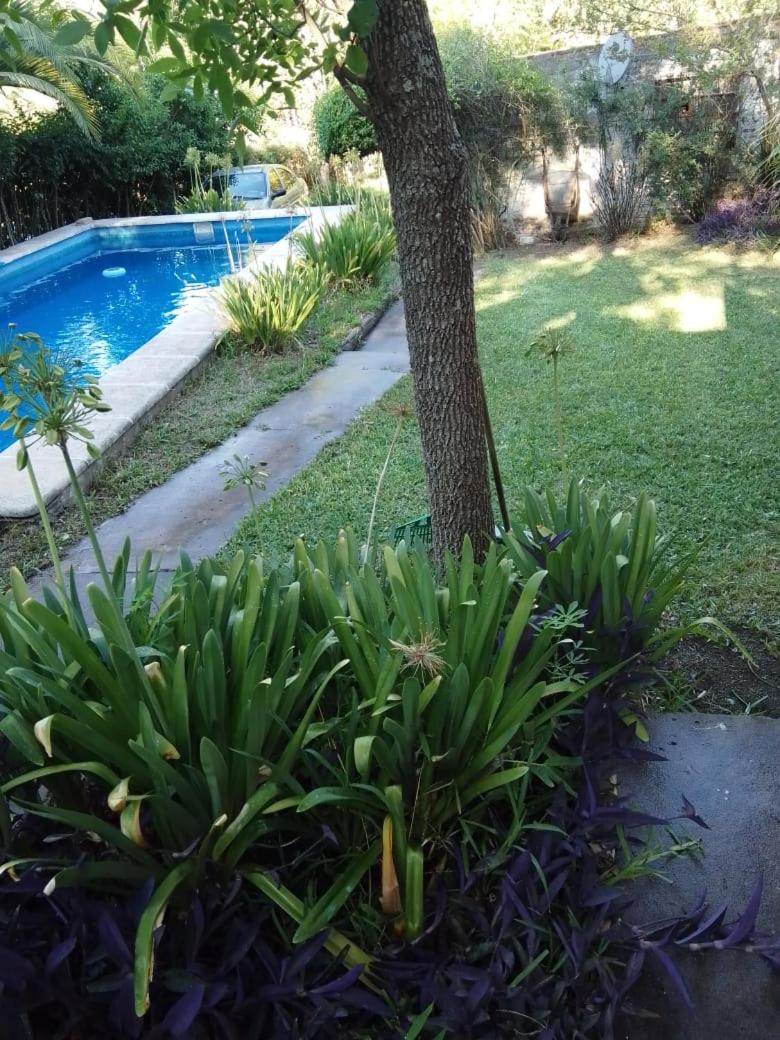 Casa con pileta Oliveros