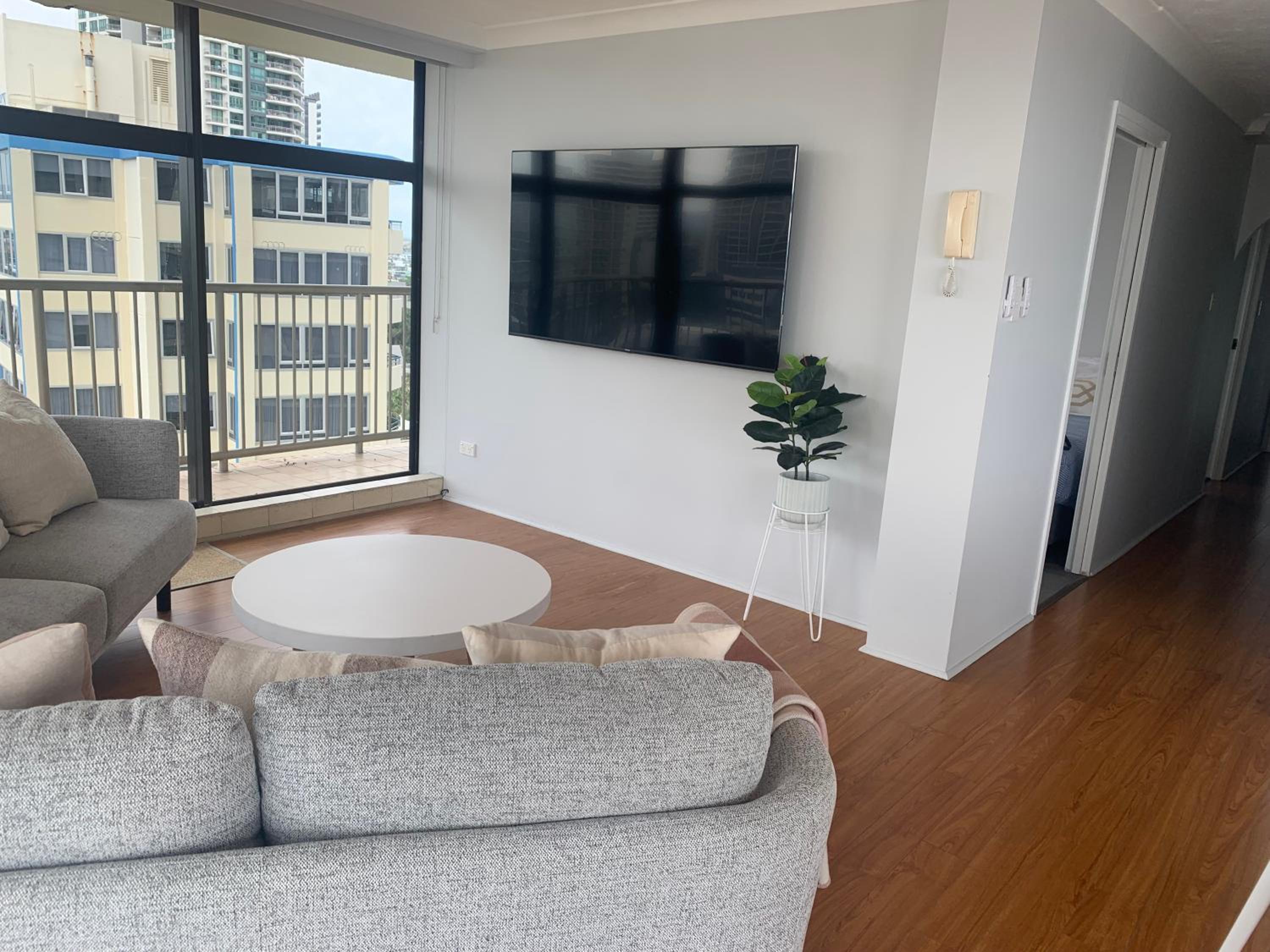 Beachfront & City View, Huge 2 Bedroom Apartment, Imperial Surf Resort