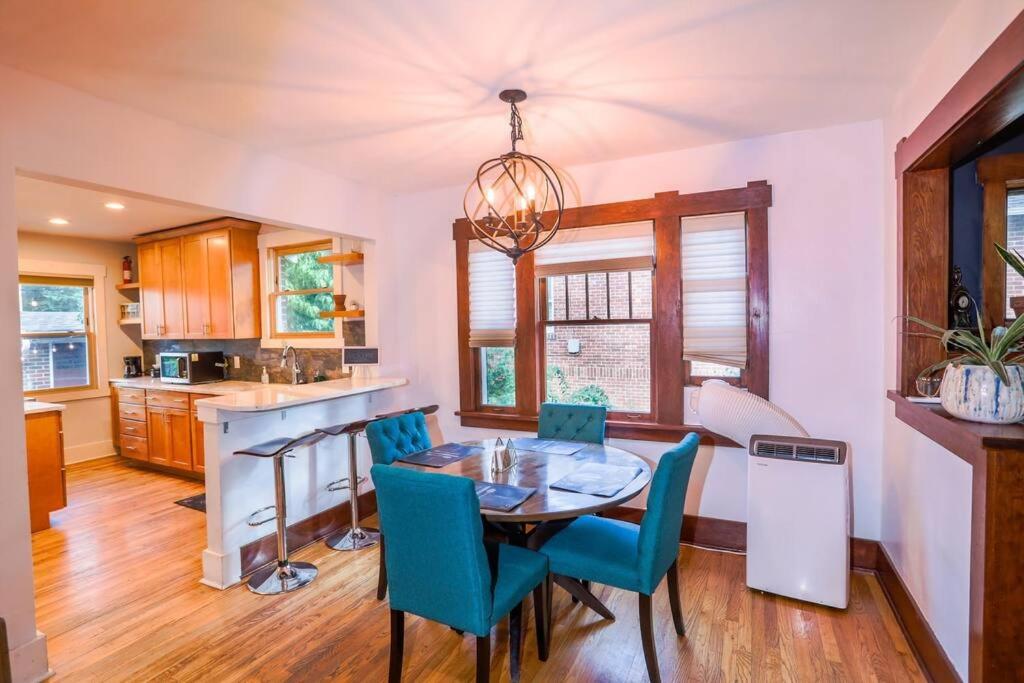 Classic Denver bungalow steps from coffee, parks and restaurants view 4