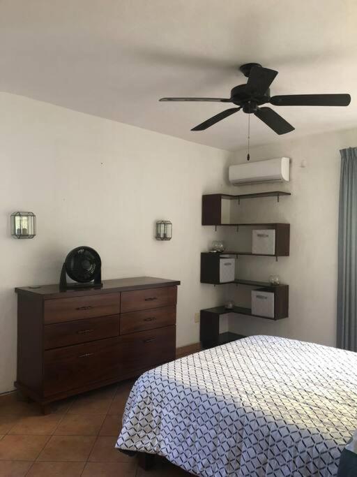 Centrally located 1 block from beach, quiet 2 bedroom condo with pool view 5