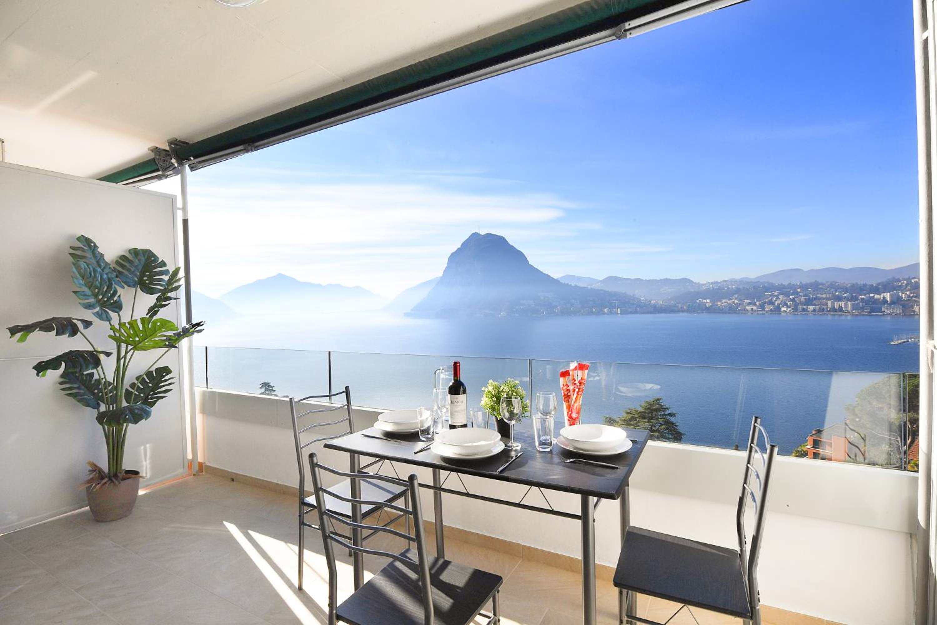View and Art - Happy Rentals