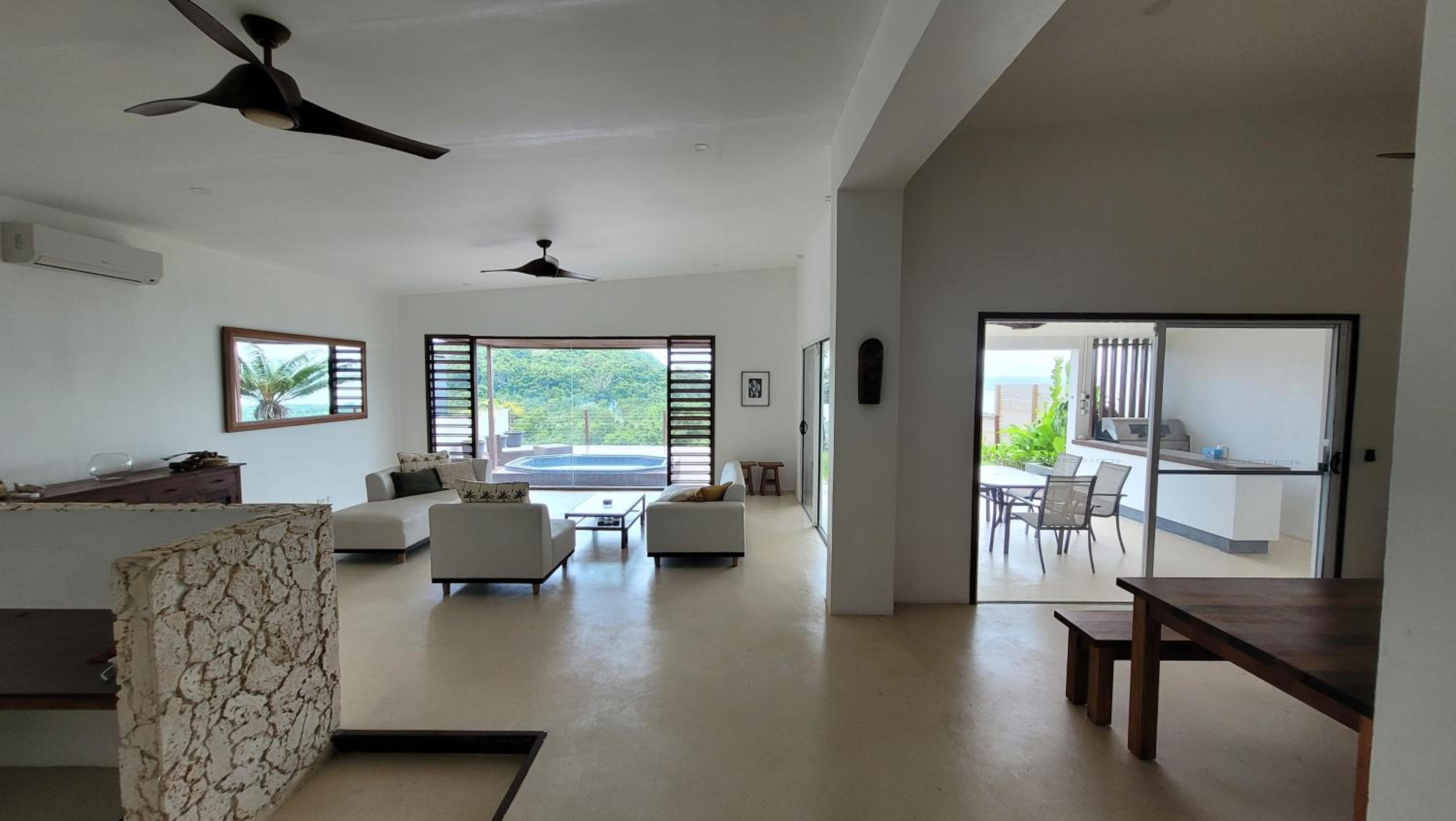 Longview - stunning views, sleeps 8 view 5