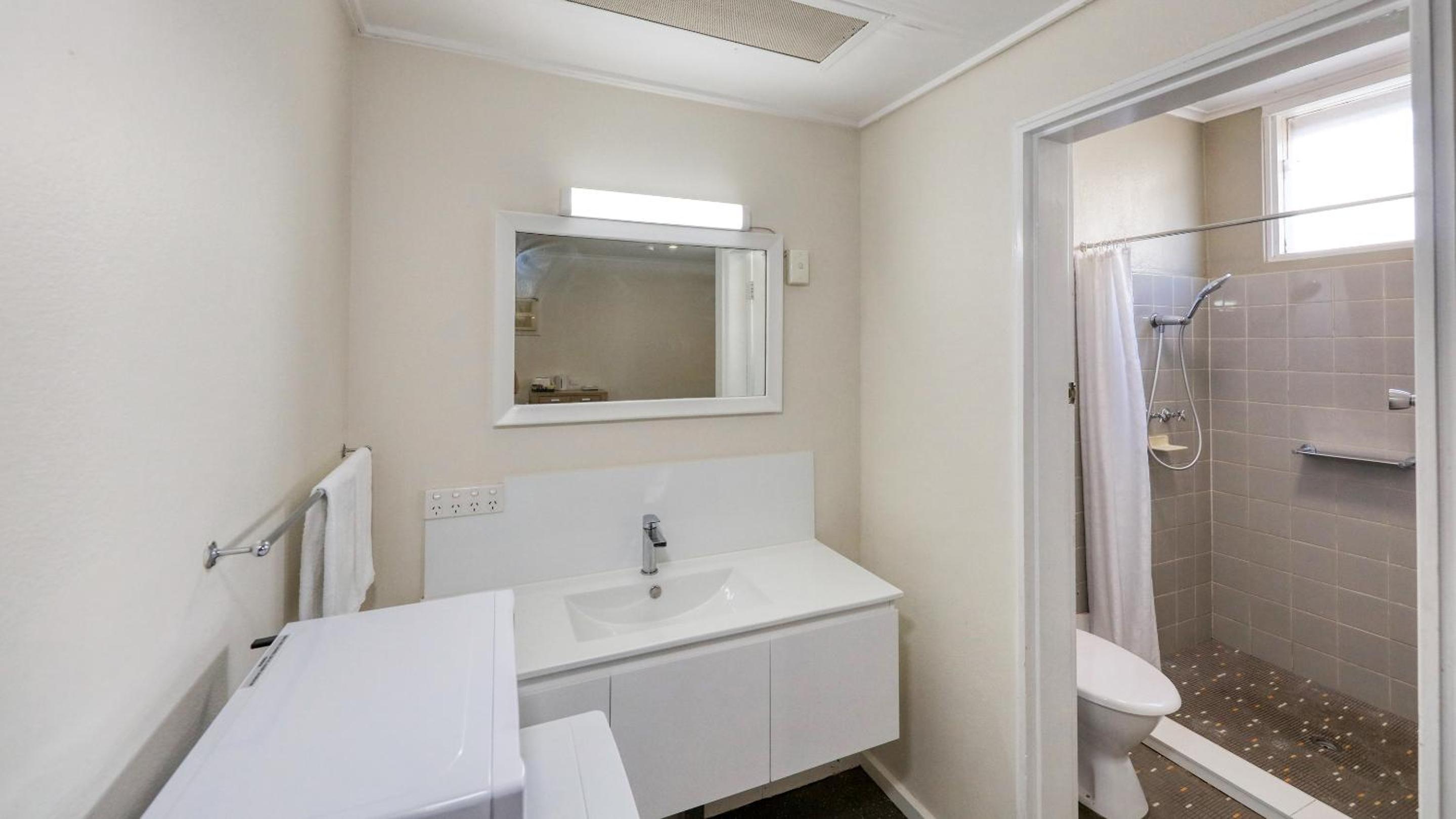 Coachman Hotel Motel