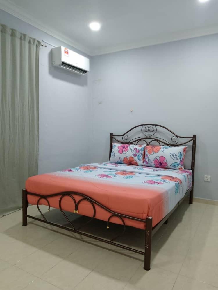 Cempaka Homestay Batu Pahat 93 photo 5