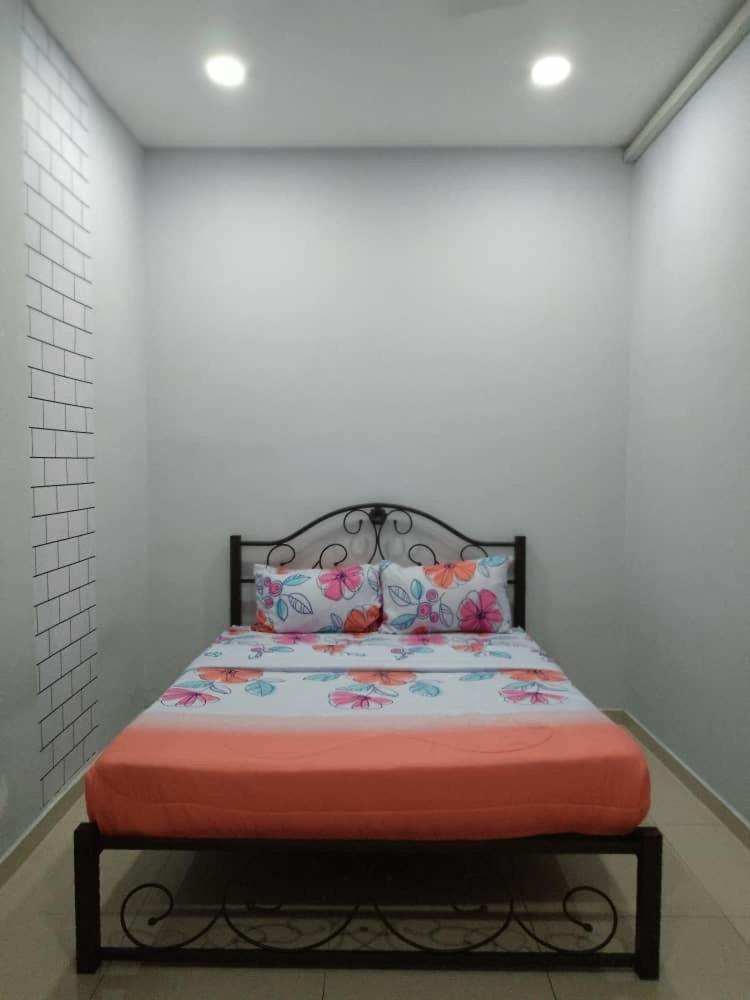 Cempaka Homestay Batu Pahat 93 photo 7