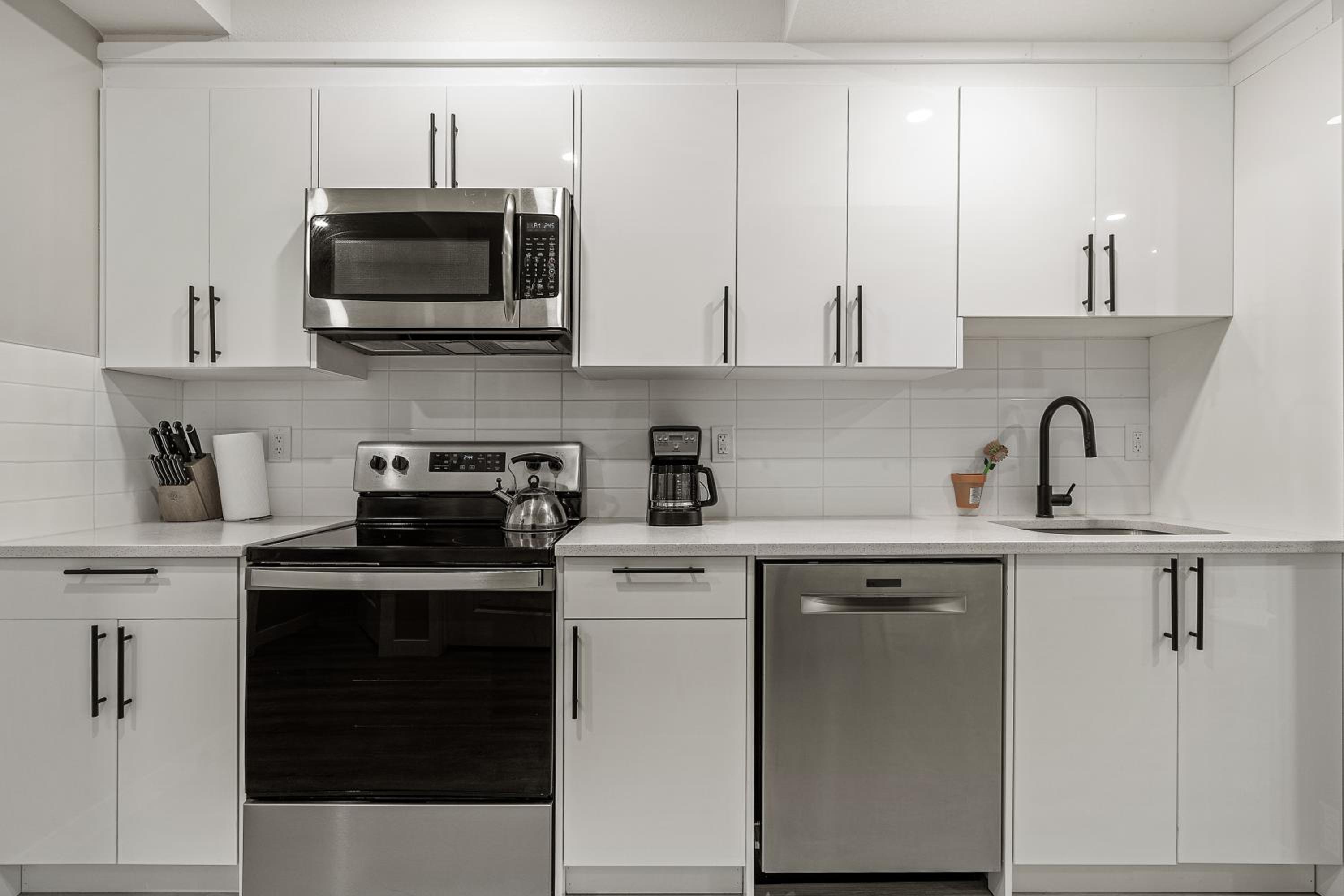 2 Bedroom, 3 bed Legal Suite