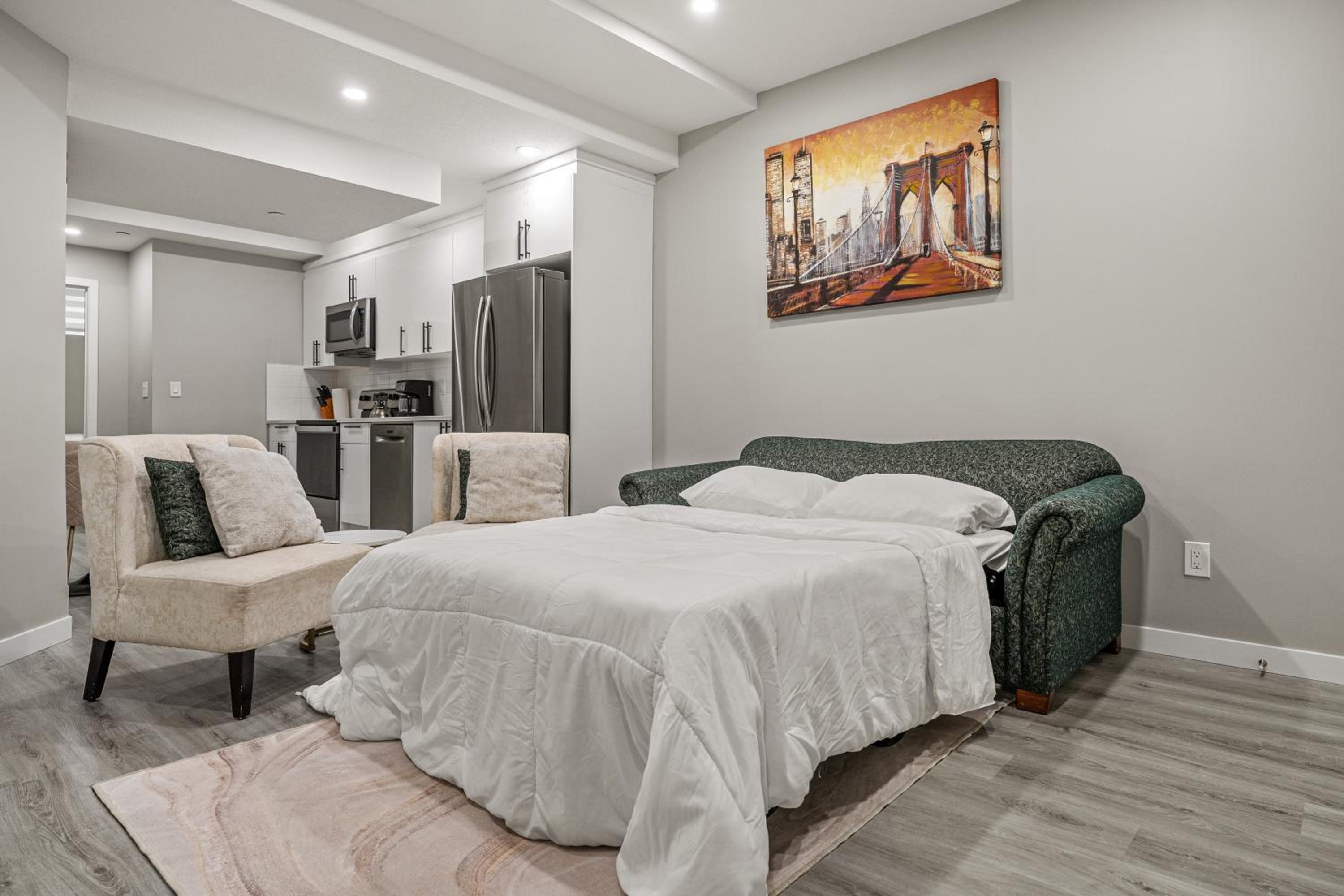 2 Bedroom, 3 bed Legal Suite