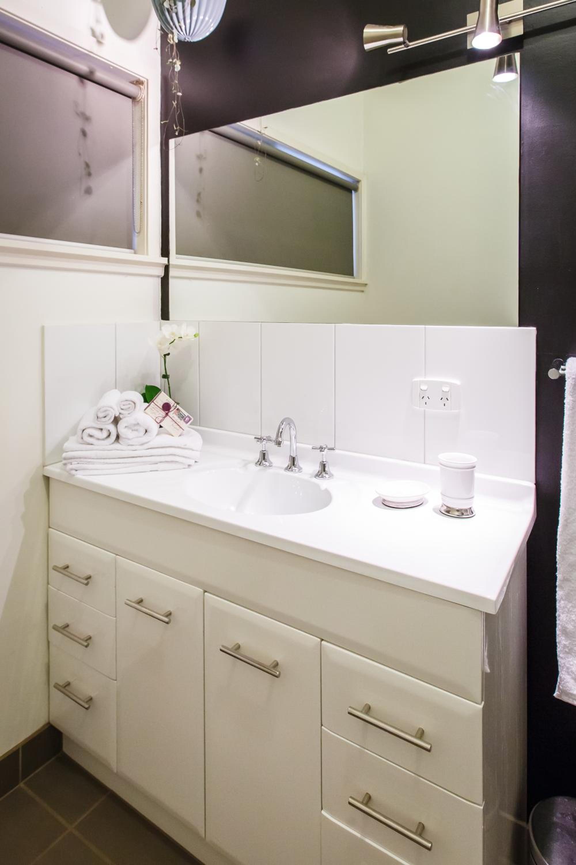 Indulge Homes - 77 Olive