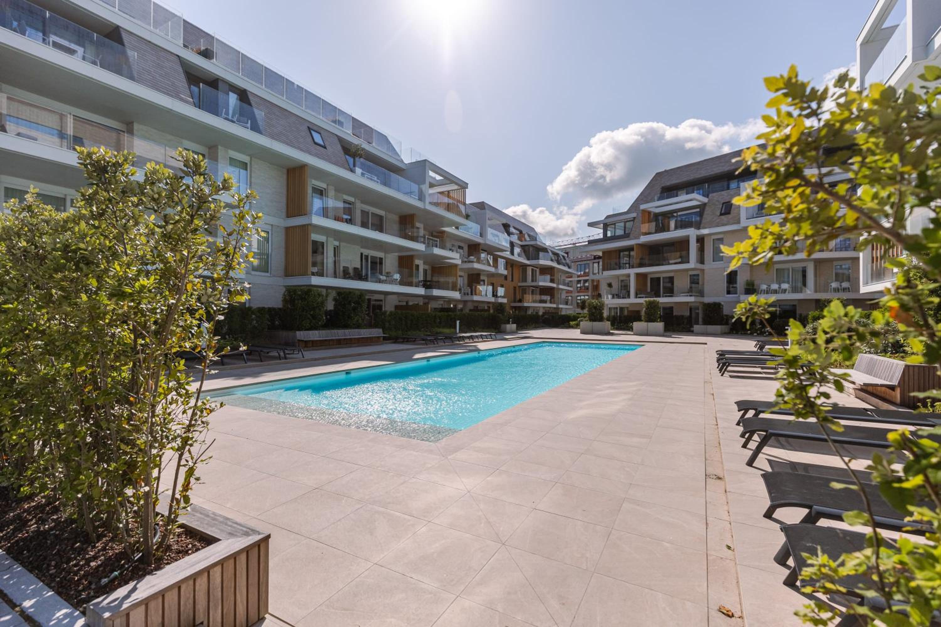 Huswell - Nice apartment with pool, parking & private spa