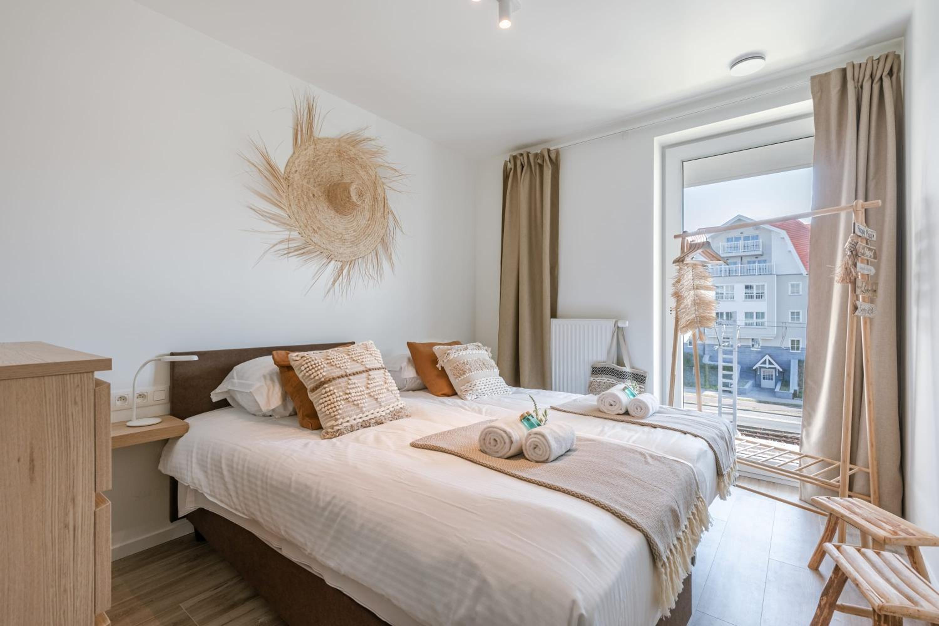 Huswell - Nice apartment with pool, parking & private spa