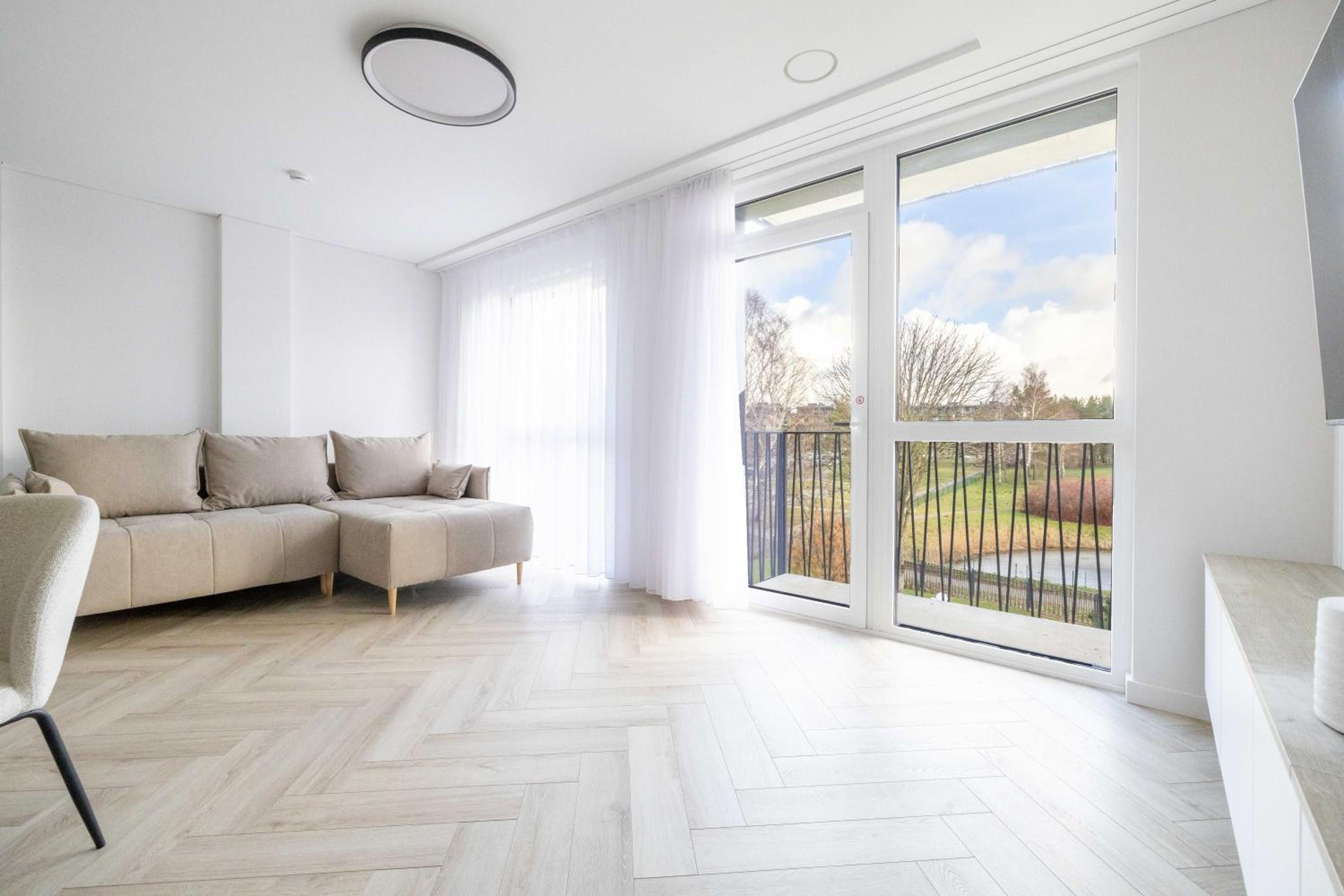 Studio W/Balcony and Prkg, By Cohost view 2