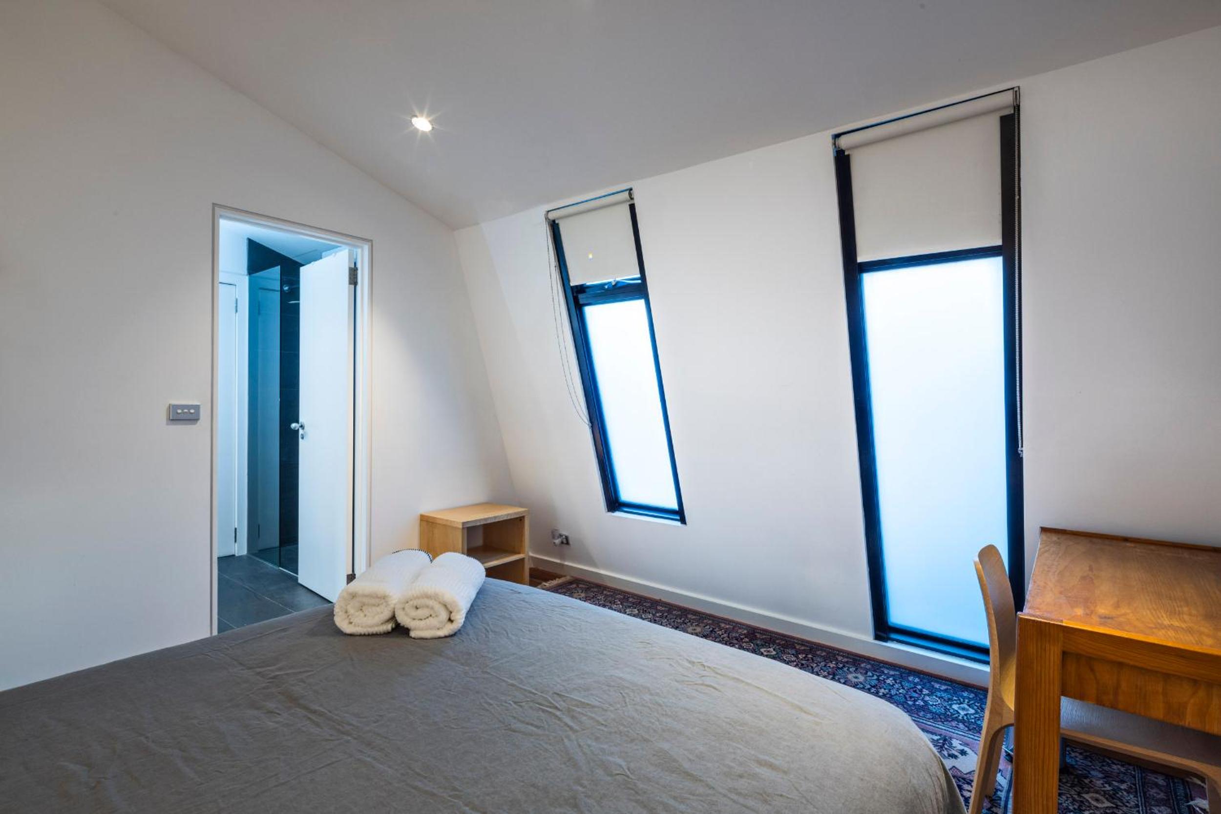 Modern St Kilda Apartment