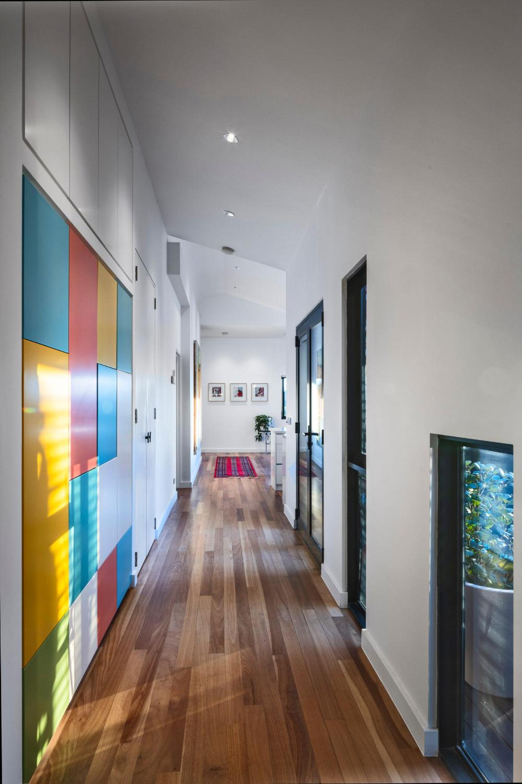 Modern St Kilda Apartment