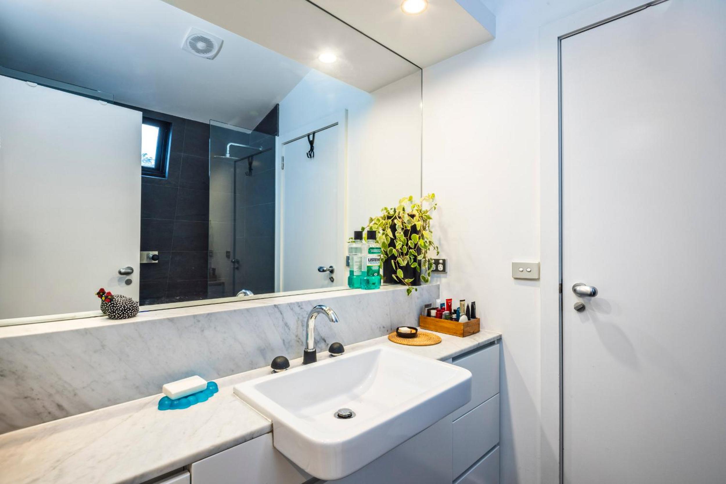 Modern St Kilda Apartment