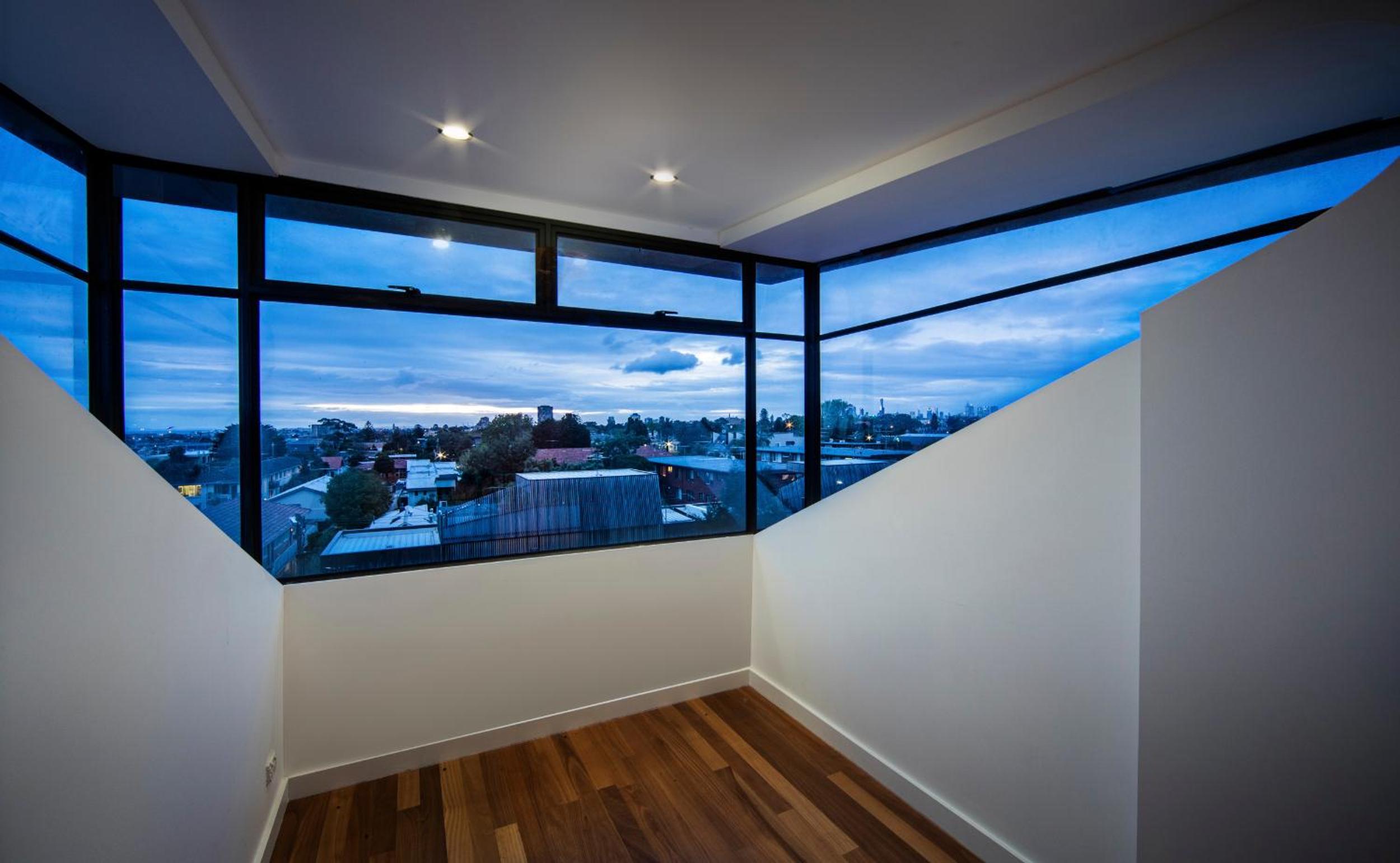 Modern St Kilda Apartment