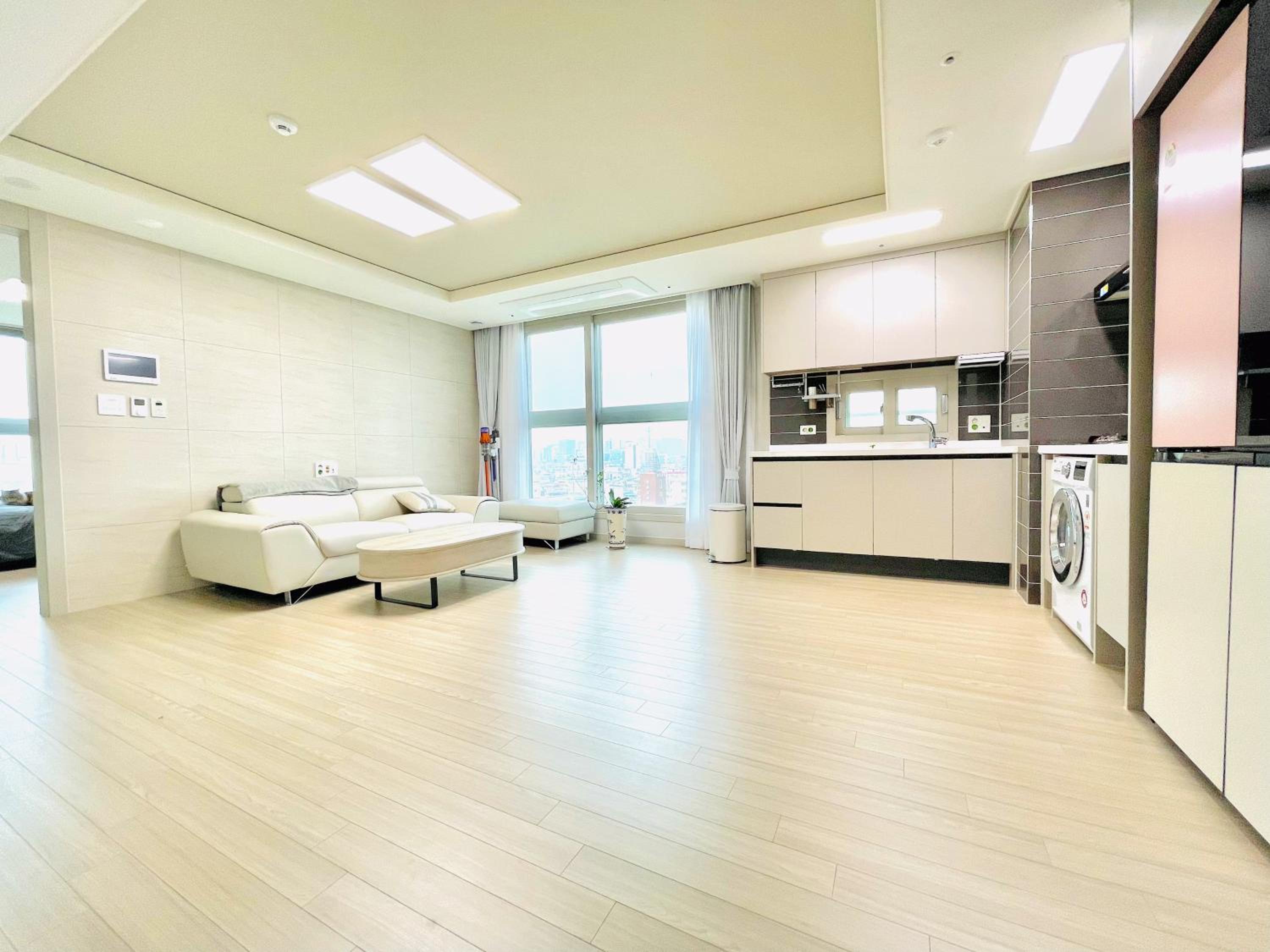 Super quiet Dry bath floor OLED TV Closet room