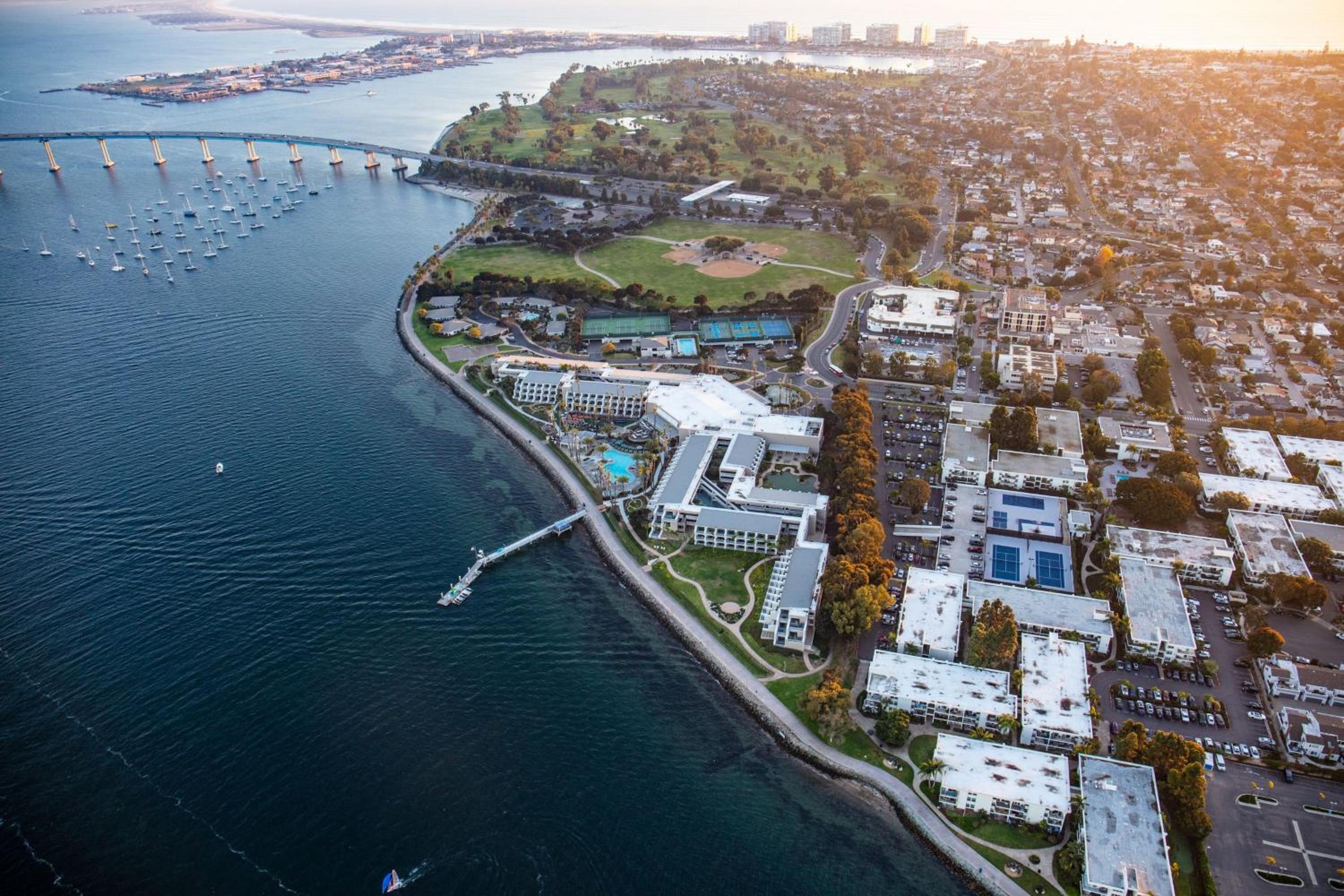 Coronado Island Marriott Resort & Spa - Image 3