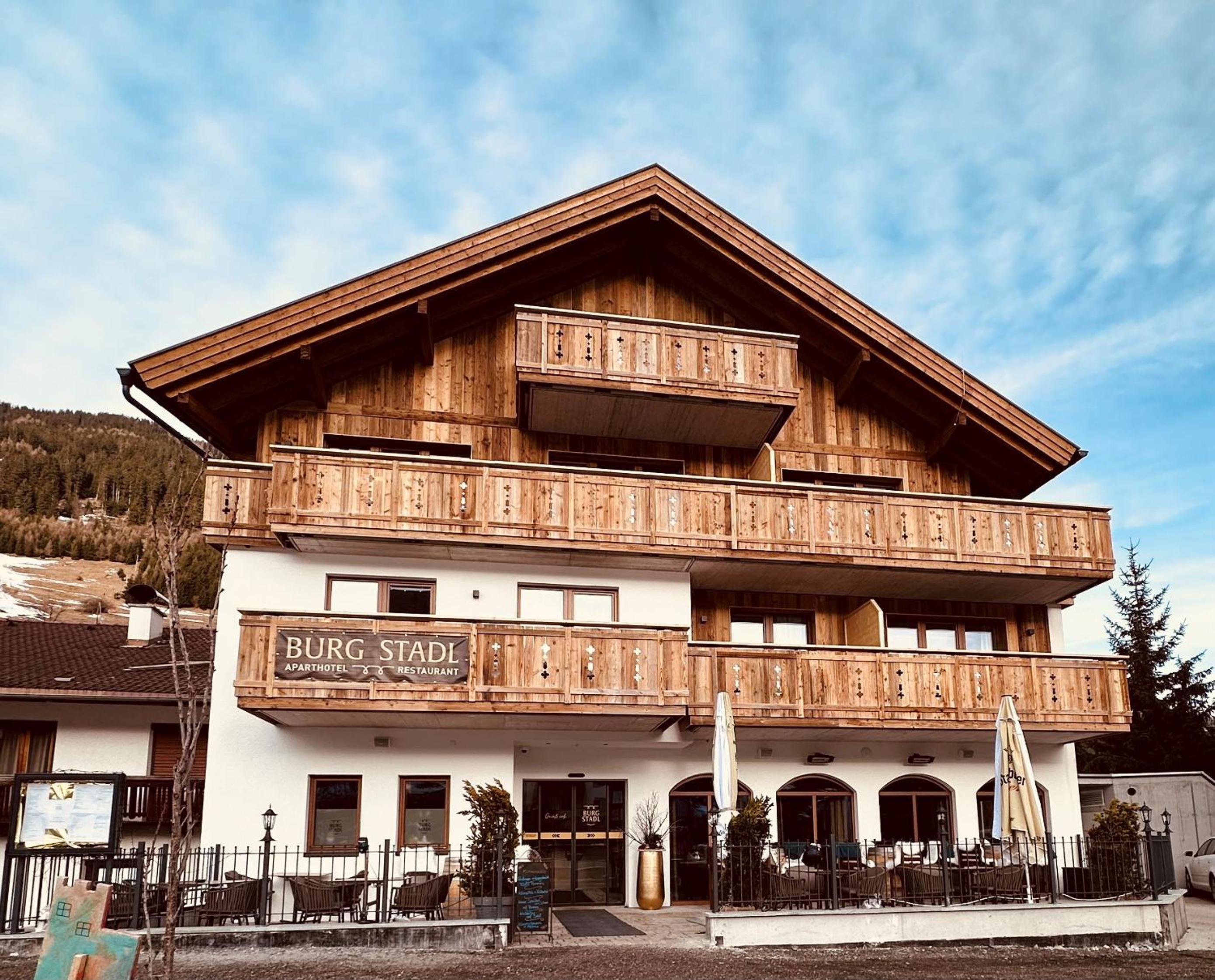 Burgstadl Aparthotel & Restaurant