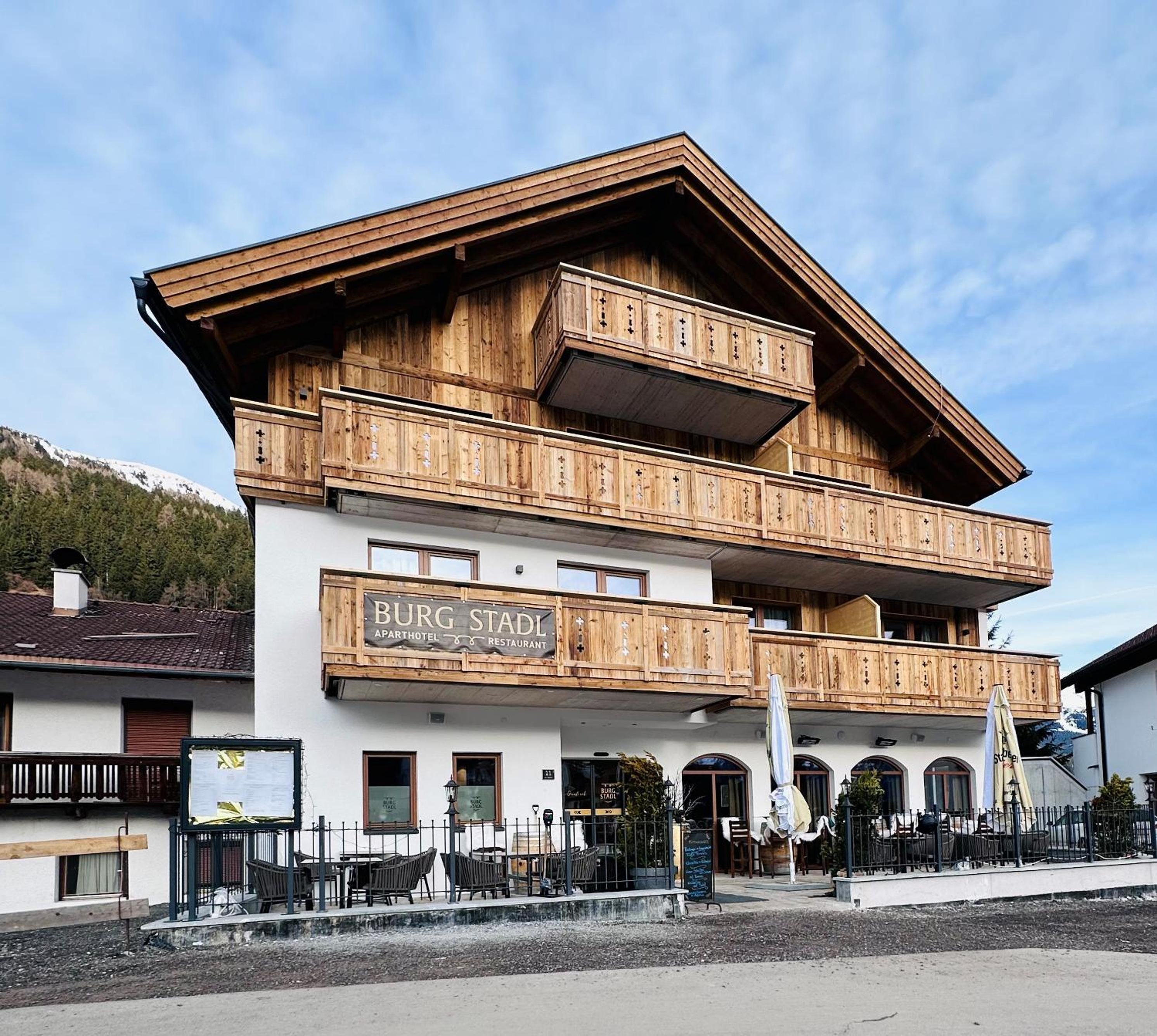 Burgstadl Aparthotel & Restaurant