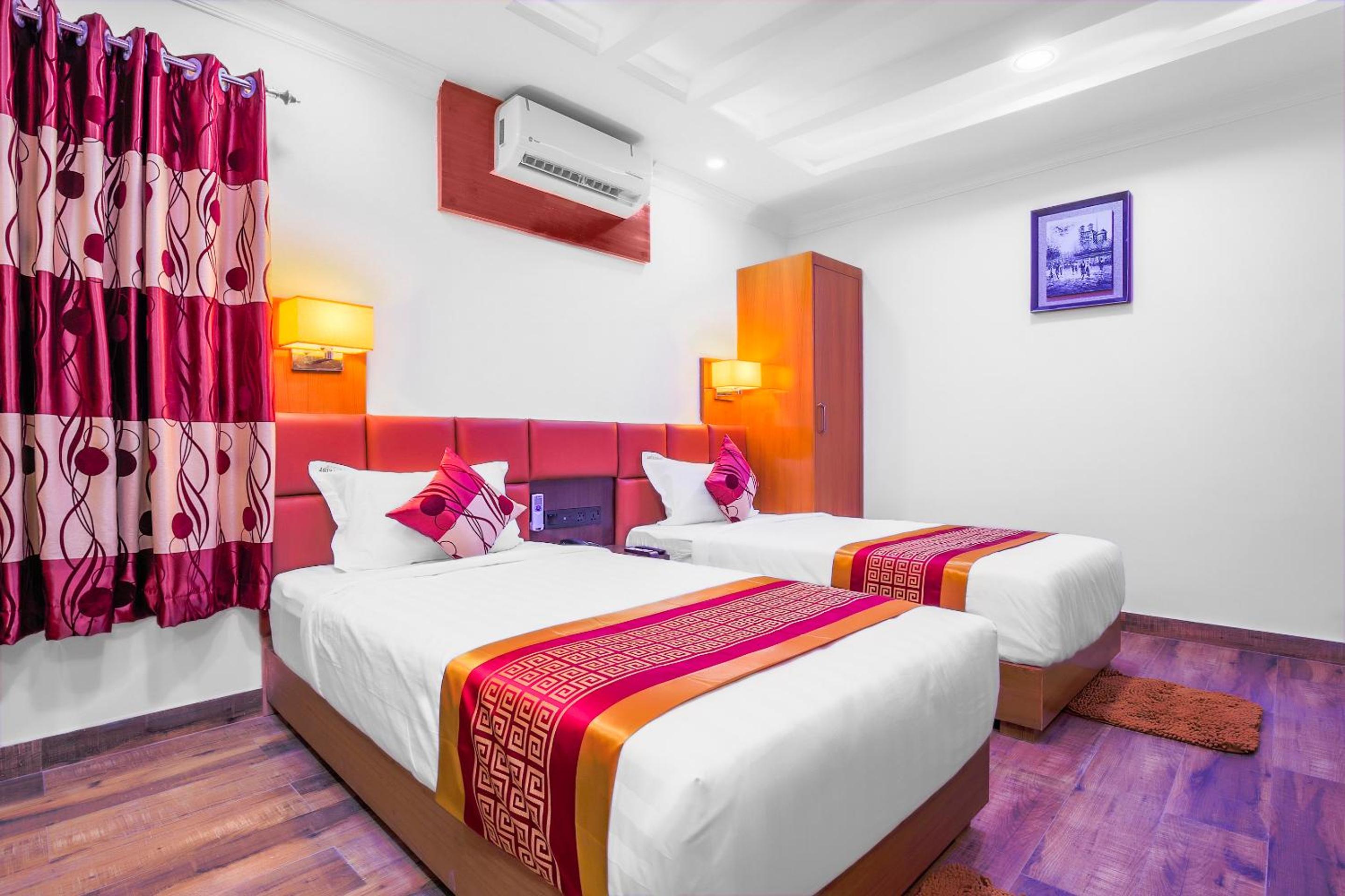 Hotel Intourist Palace view 2