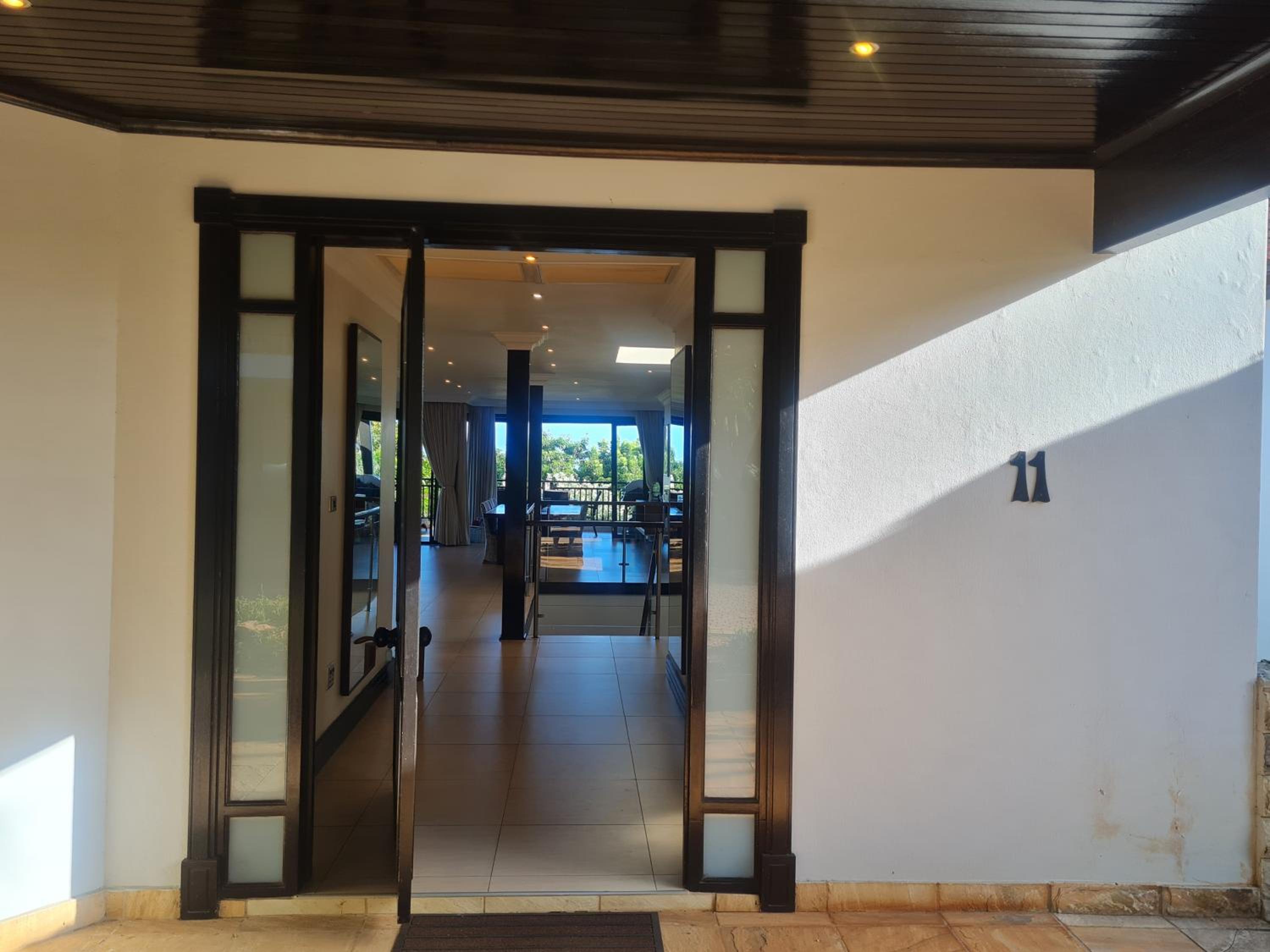 Zimbali - Luxury 4 Bedroom KRH1 view 3